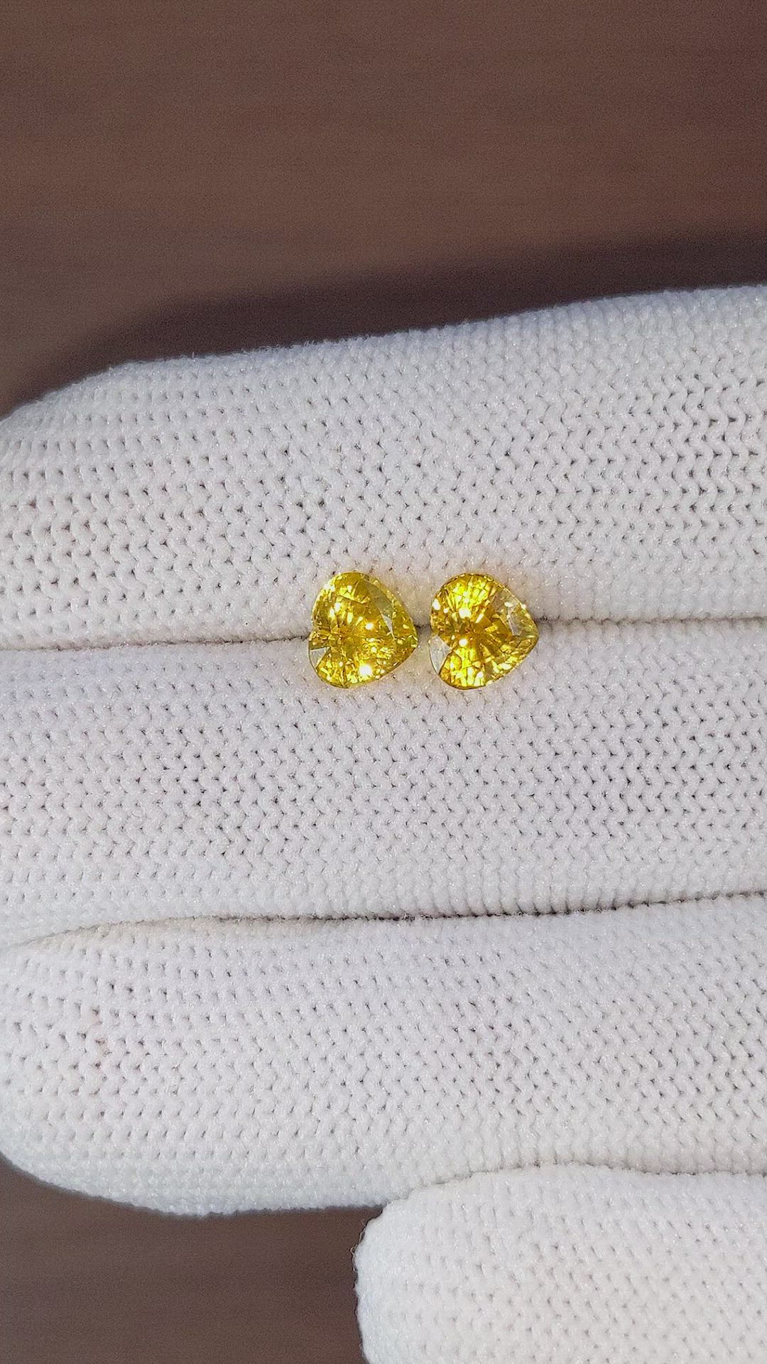 2.73&nbsp;Ct.Tw.Total Carat Weight Orangish Yellow Sapphire Pair from Ceylon (Sri Lanka) Size Video