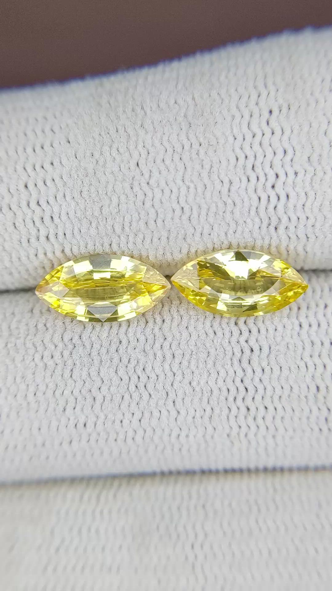 2.90&nbsp;Ct.Tw.Total Carat Weight Yellow Sapphire Pair from Ceylon (Sri Lanka) Size Video