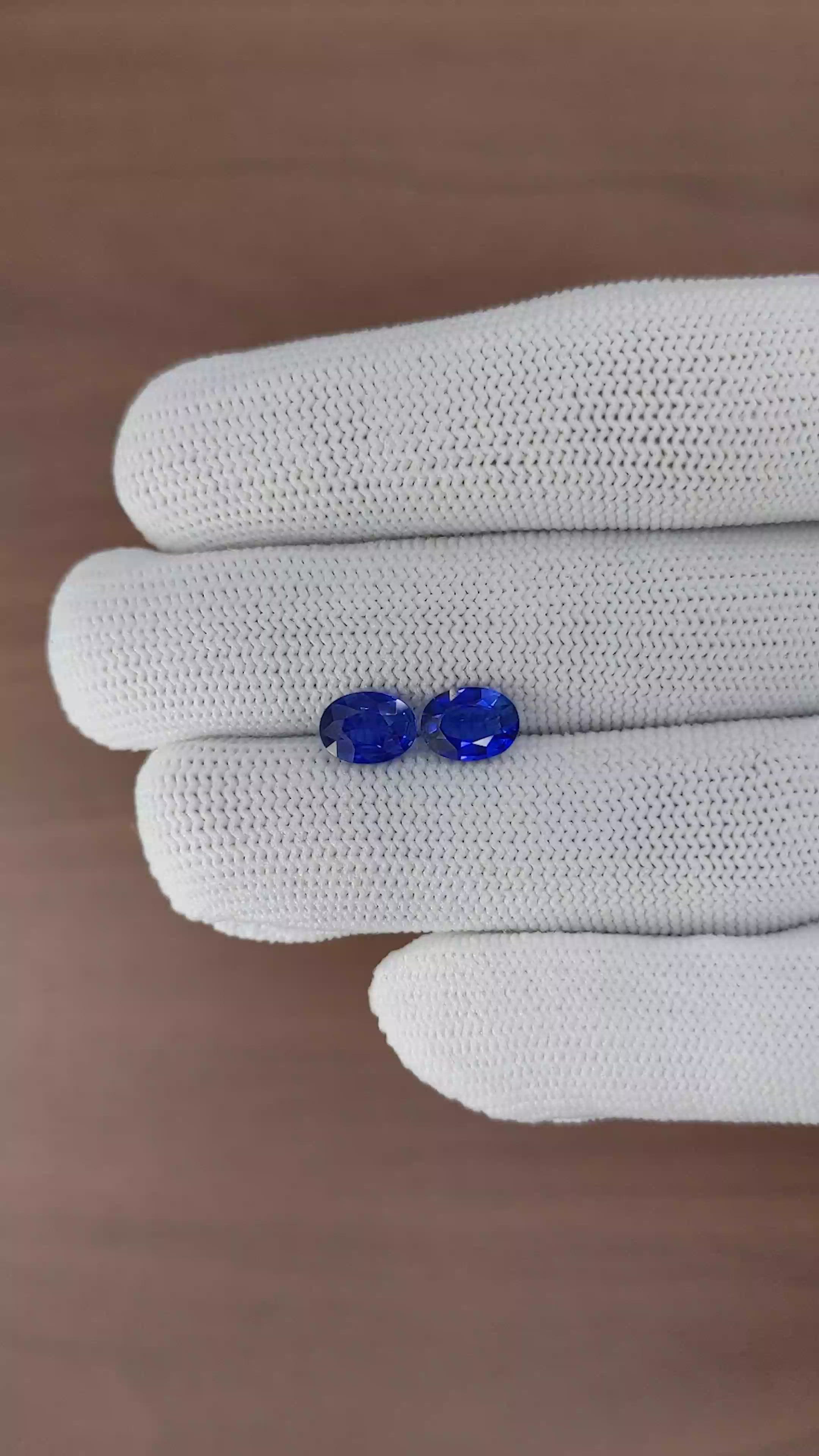 2.47&nbsp;Ct.Tw.Total Carat Weight Blue Sapphire Pair from Ceylon (Sri Lanka) Size Video