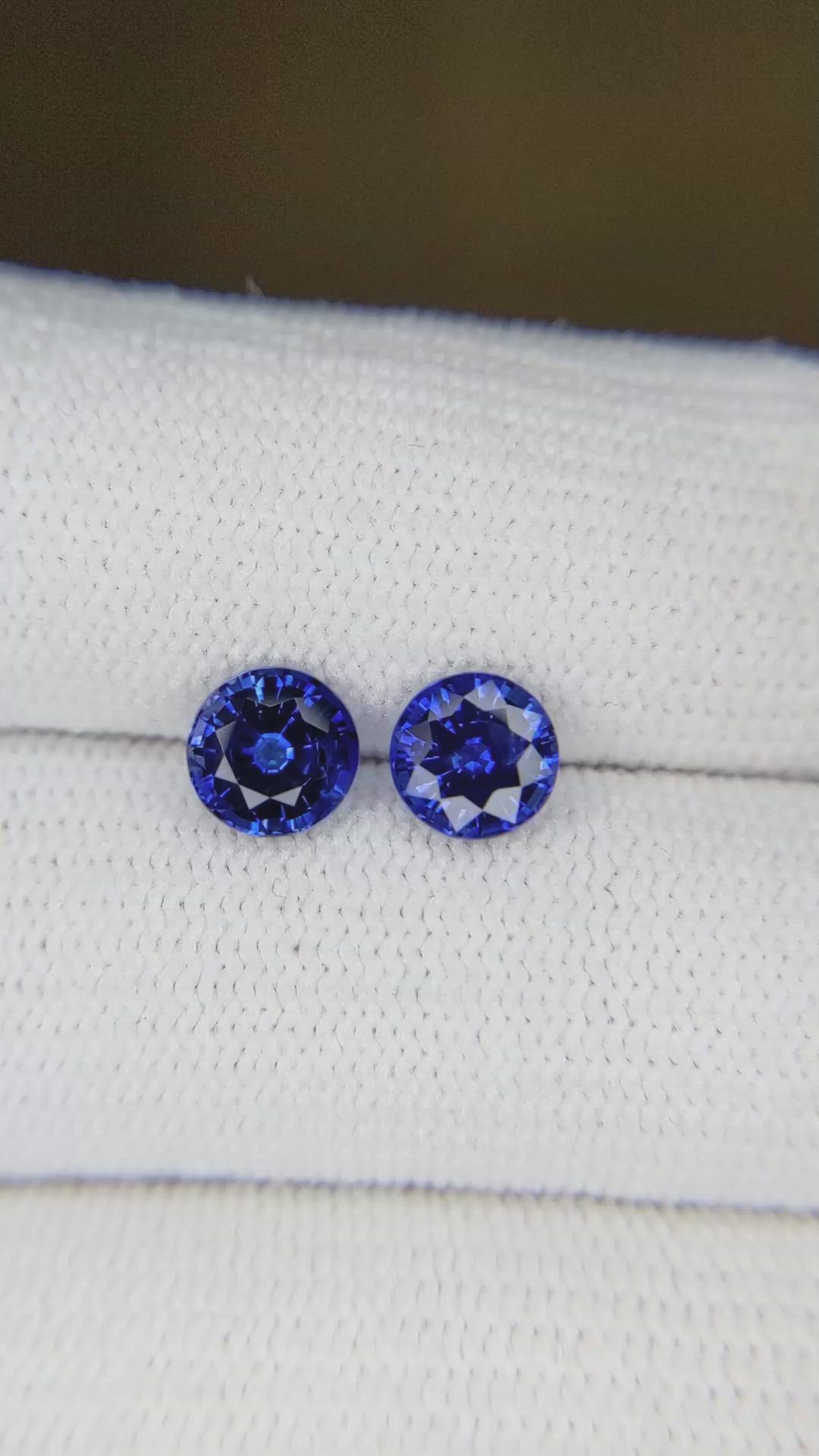 2.11&nbsp;Ct.Tw.Total Carat Weight Blue Sapphire Pair from Ceylon (Sri Lanka) Size Video