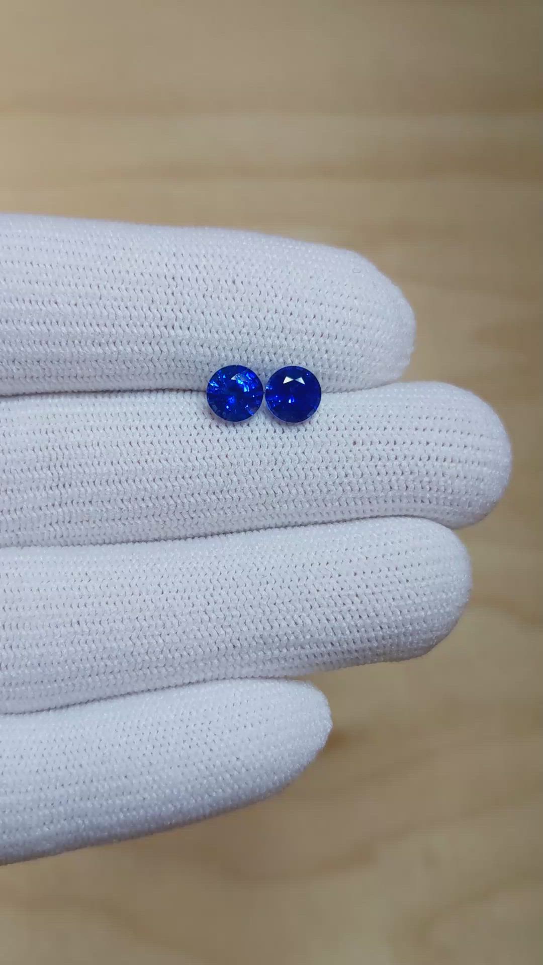 1.90&nbsp;Ct.Tw.Total Carat Weight Blue Sapphire Pair from Ceylon (Sri Lanka) Size Video