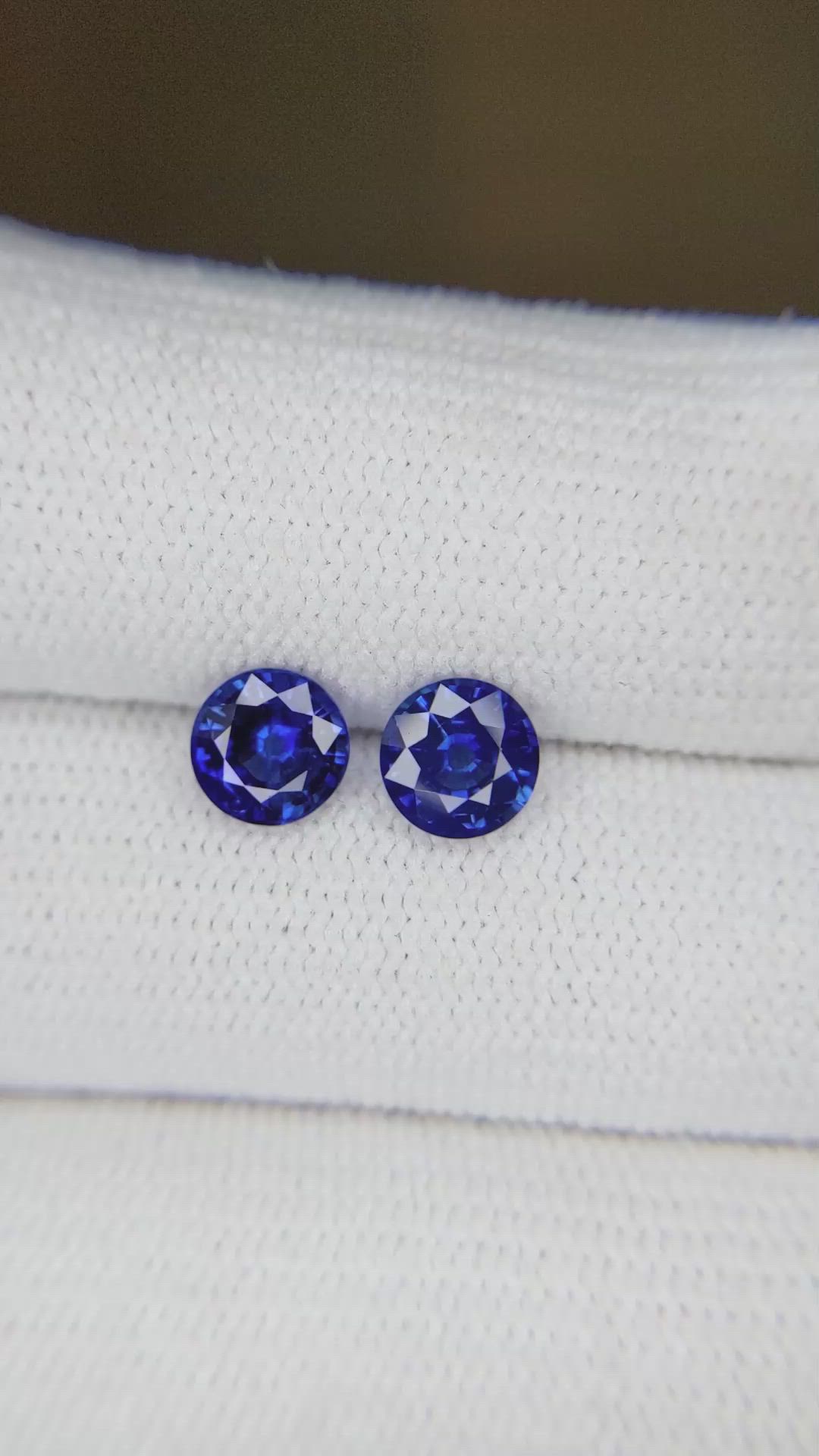 1.80&nbsp;Ct.Tw.Total Carat Weight Blue Sapphire Pair from Ceylon (Sri Lanka) Size Video
