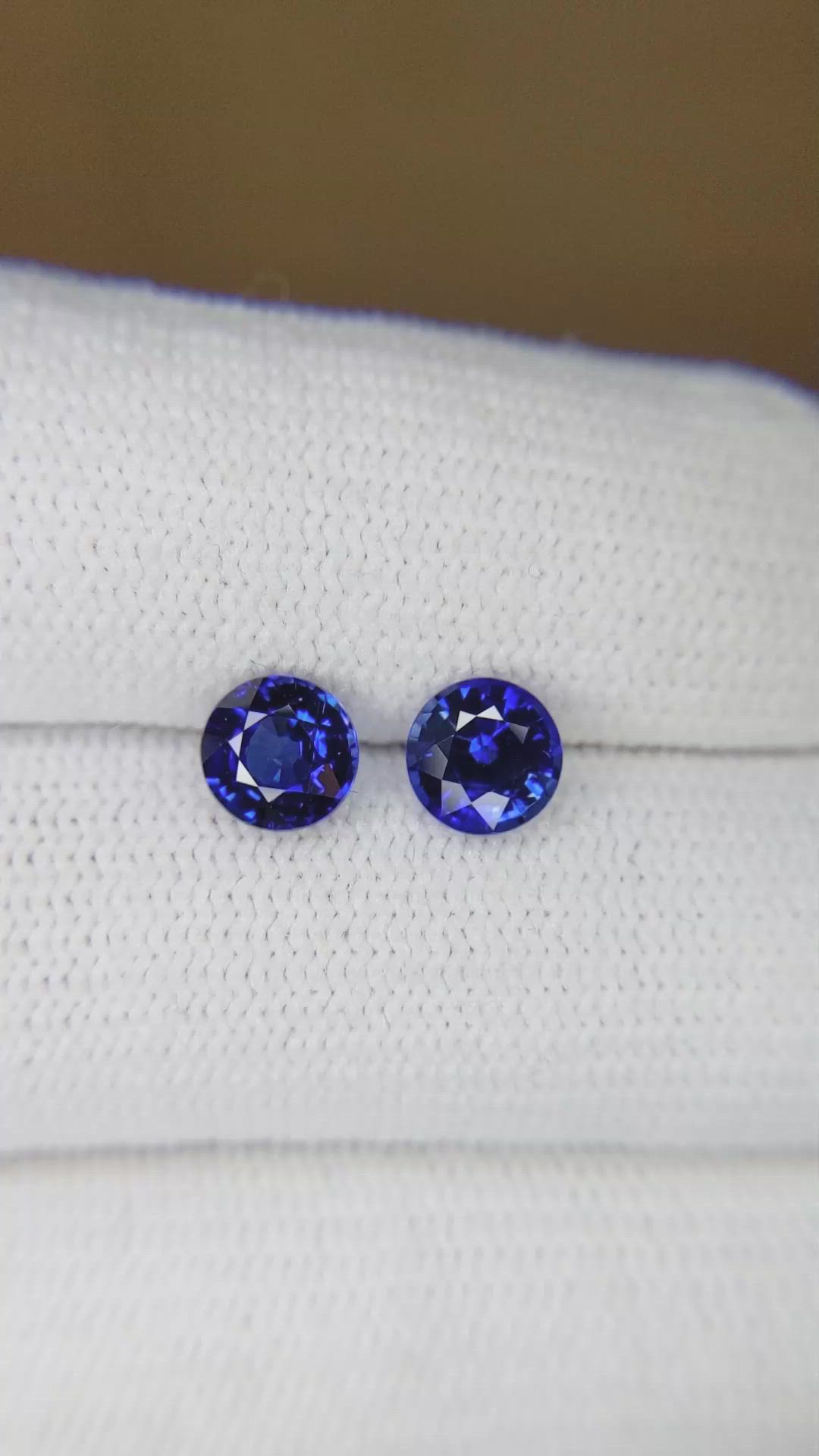 1.98&nbsp;Ct.Tw.Total Carat Weight Blue Sapphire Pair from Ceylon (Sri Lanka) Size Video