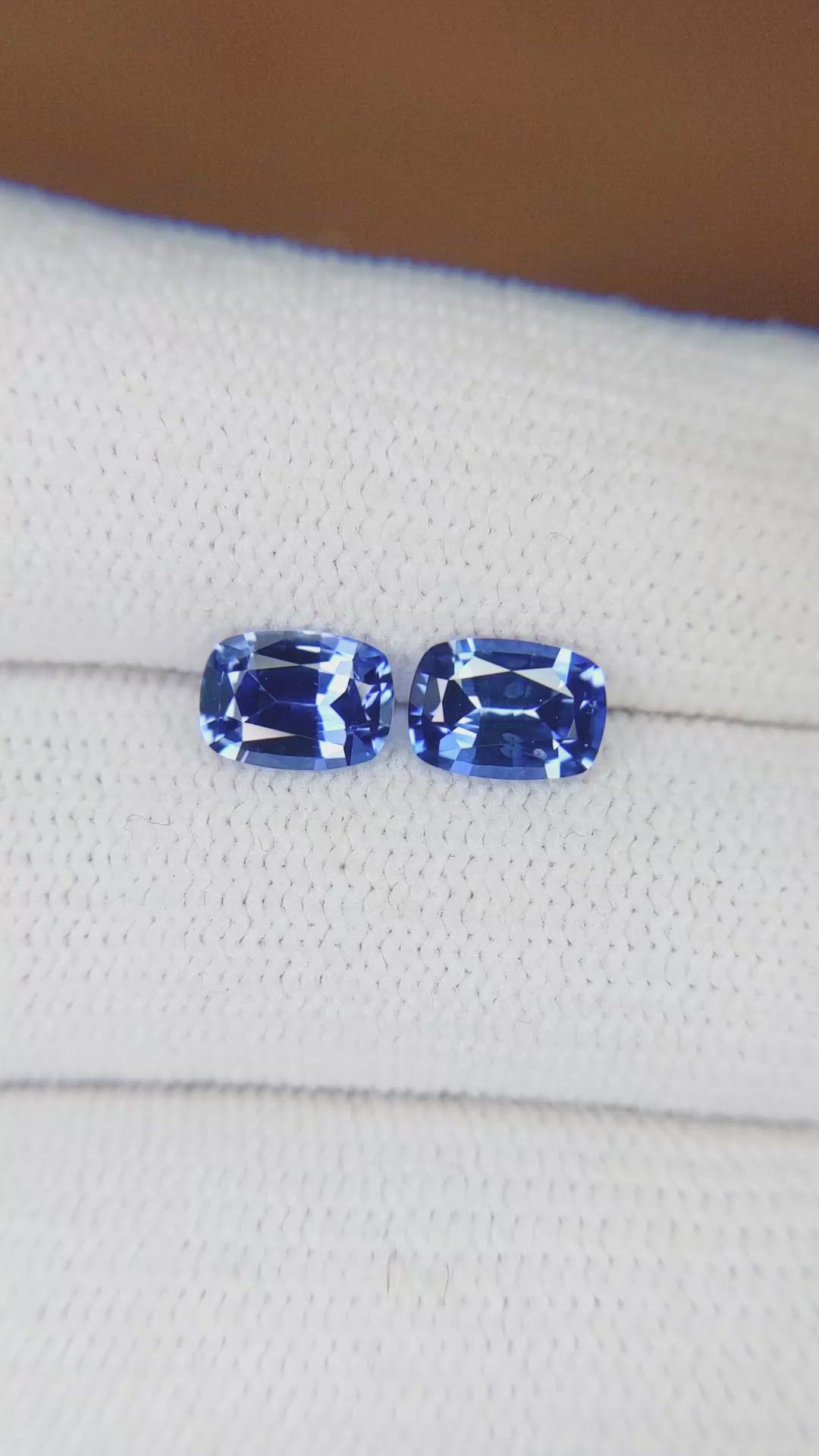 1.95&nbsp;Ct.Tw.Total Carat Weight Blue Sapphire Pair from Ceylon (Sri Lanka) Size Video