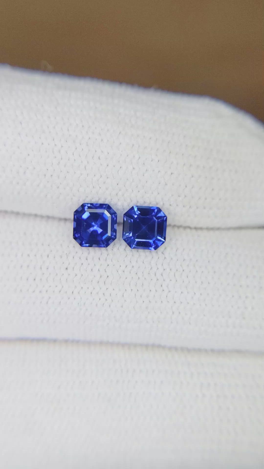 1.46&nbsp;Ct.Tw.Total Carat Weight Blue Sapphire Pair from Ceylon (Sri Lanka) Size Video