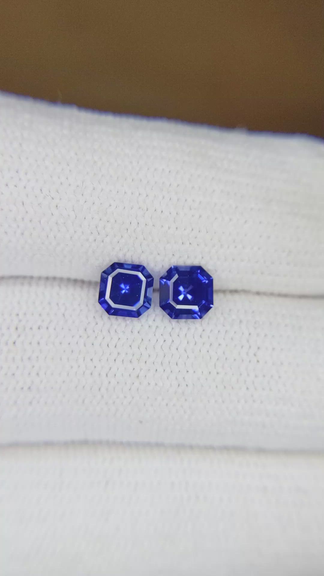 1.32&nbsp;Ct.Tw.Total Carat Weight Blue Sapphire Pair from Ceylon (Sri Lanka) Size Video