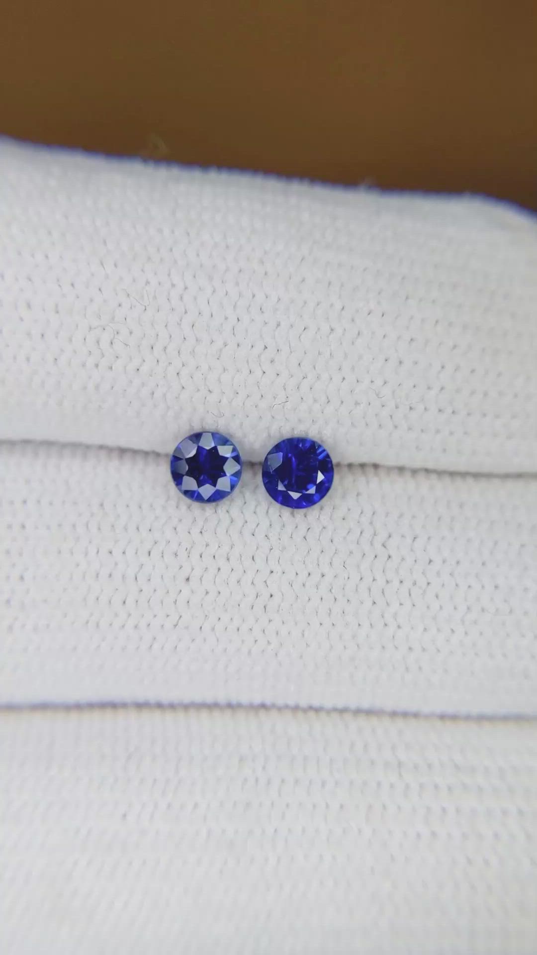 0.64&nbsp;Ct.Tw.Total Carat Weight Blue Sapphire Pair from Ceylon (Sri Lanka) Size Video