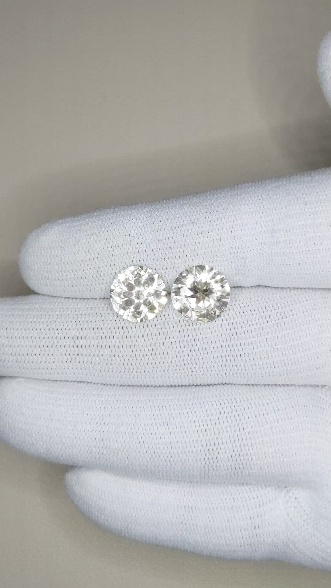 7.84&nbsp;Ct.Tw.Total Carat Weight Yellow Sapphire Pair from Ceylon (Sri Lanka) Size Video