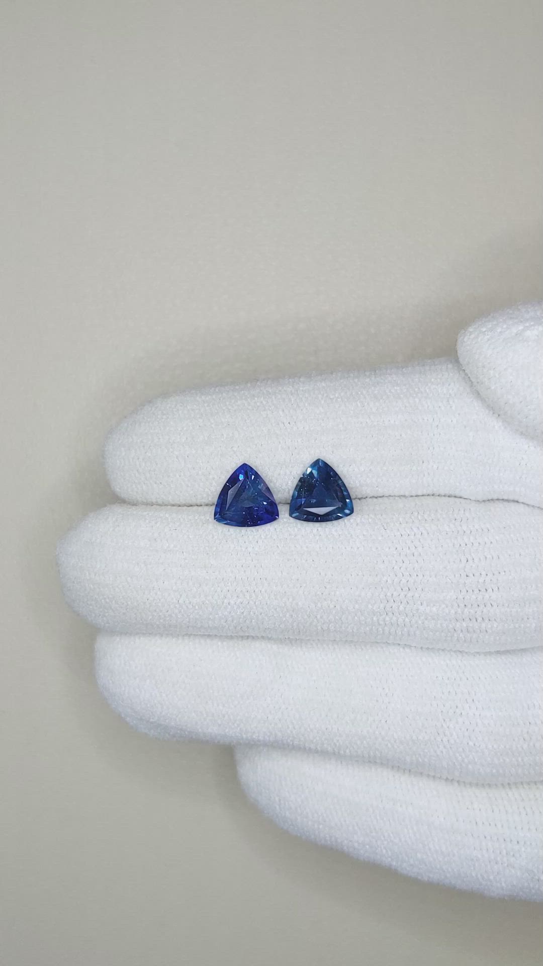 2.36&nbsp;Ct.Tw.Total Carat Weight Blue Sapphire Pair from Ceylon (Sri Lanka) Size Video