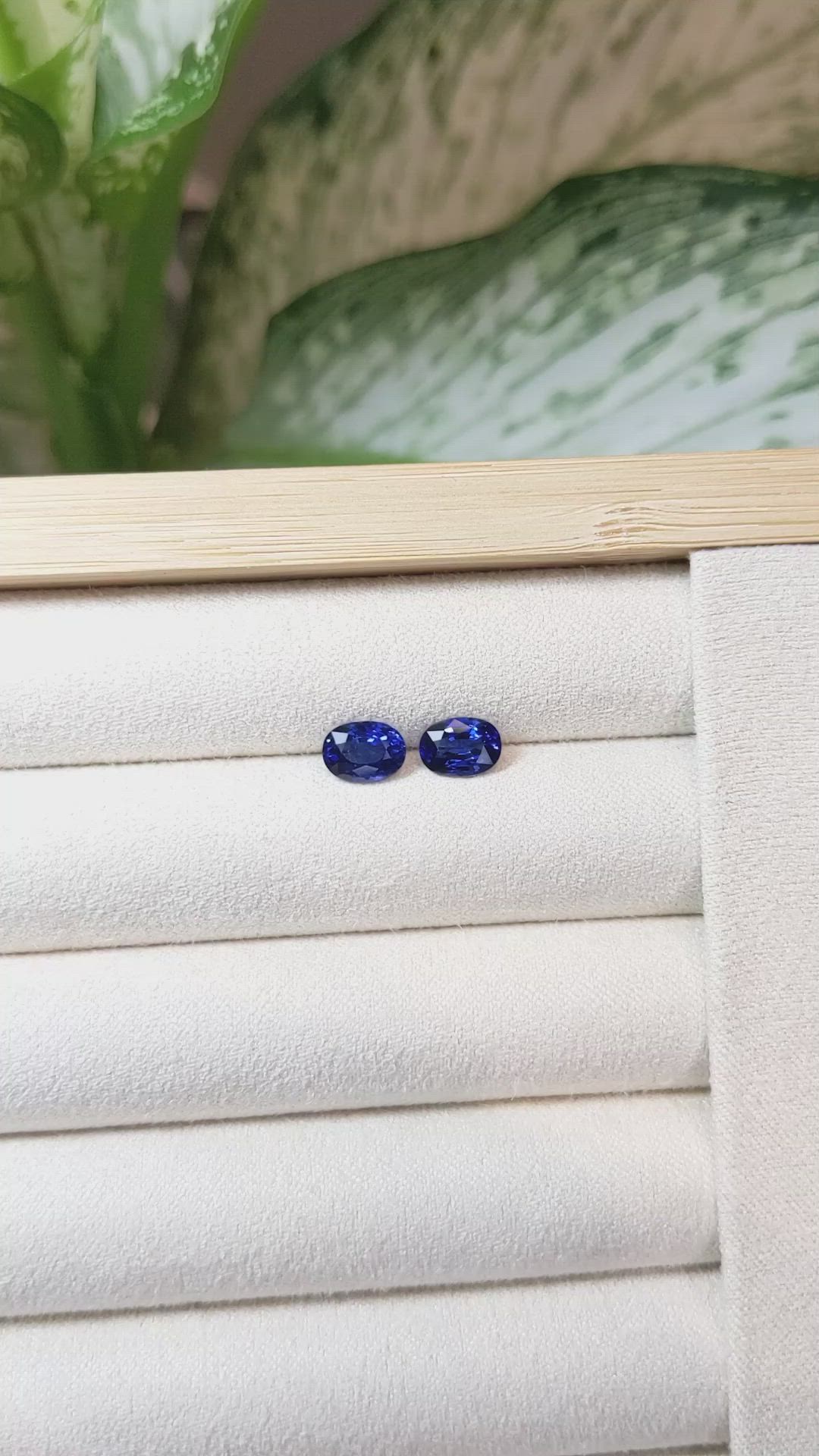 2.48&nbsp;Ct.Tw.Total Carat Weight Blue Sapphire Pair from Ceylon (Sri Lanka) Size Video