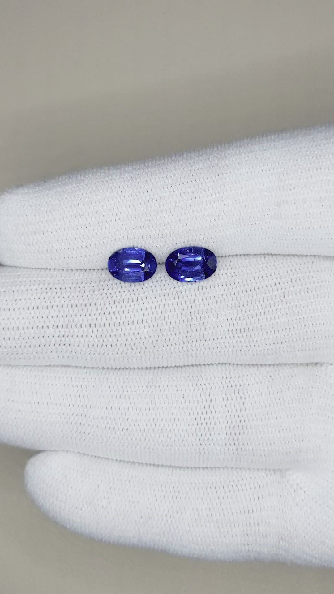 2.43&nbsp;Ct.Tw.Total Carat Weight Blue Sapphire Pair from Ceylon (Sri Lanka) Size Video