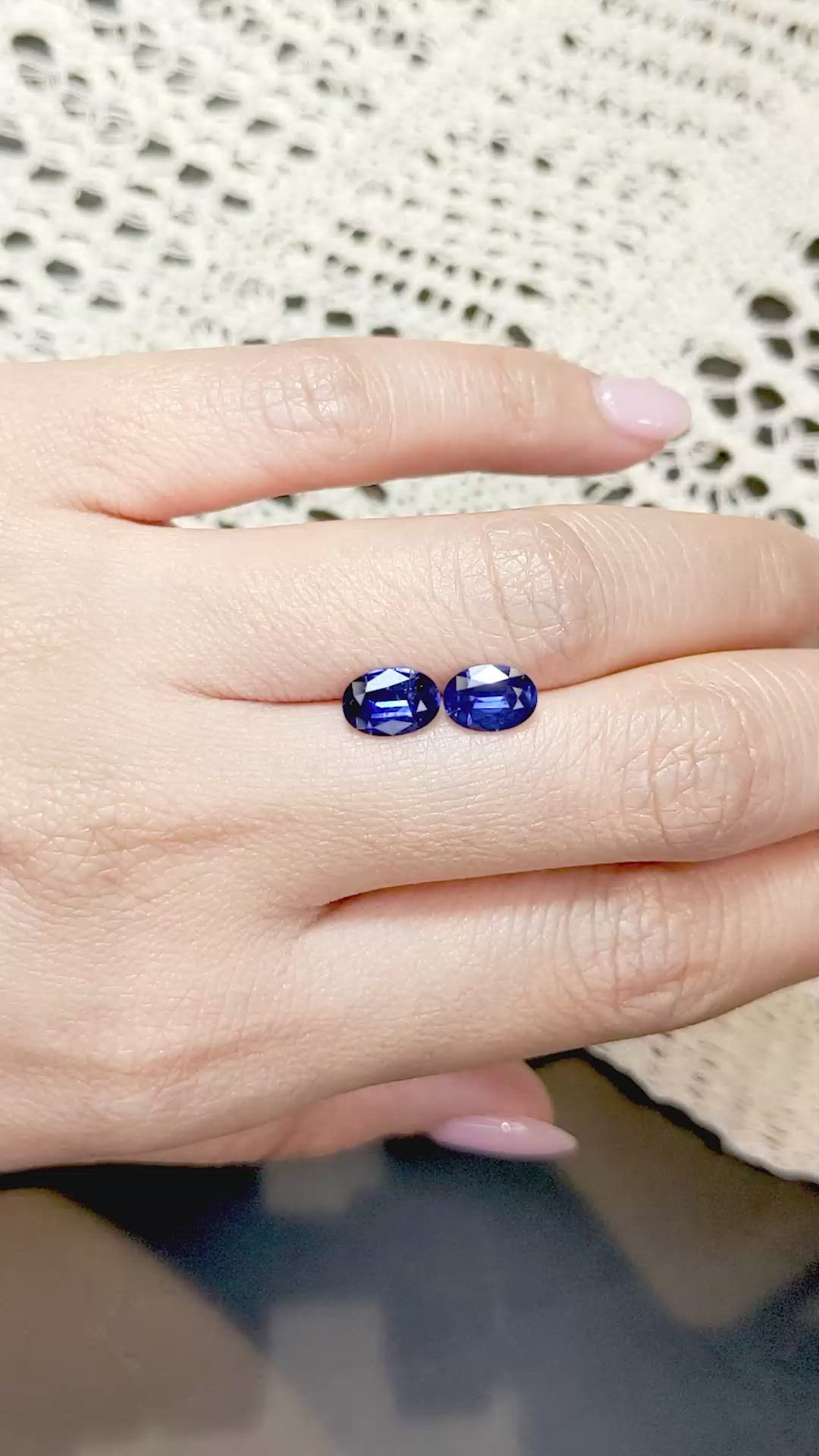 2.43&nbsp;Ct.Tw.Total Carat Weight Blue Sapphire Pair from Ceylon (Sri Lanka) Size Video