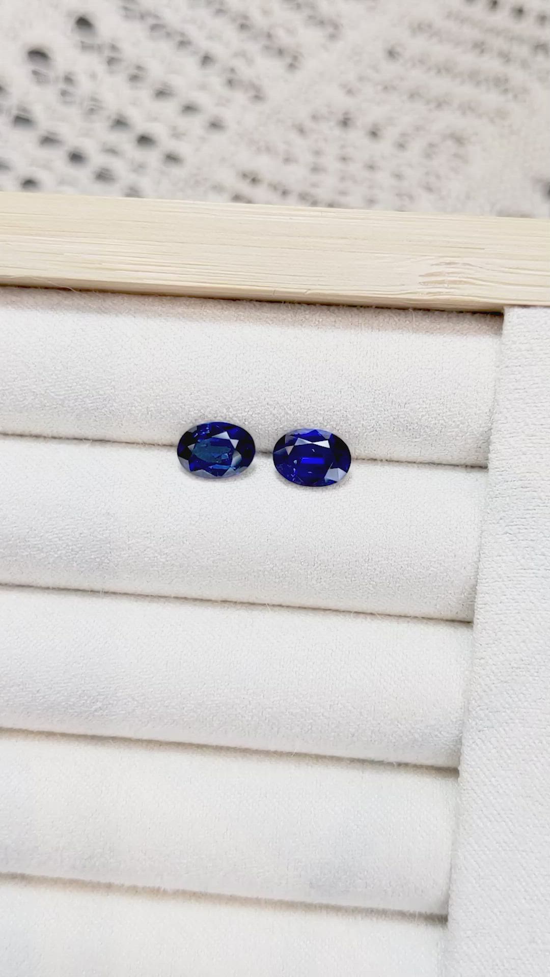 3.26&nbsp;Ct.Tw.Total Carat Weight Blue Sapphire Pair from Ceylon (Sri Lanka) Size Video