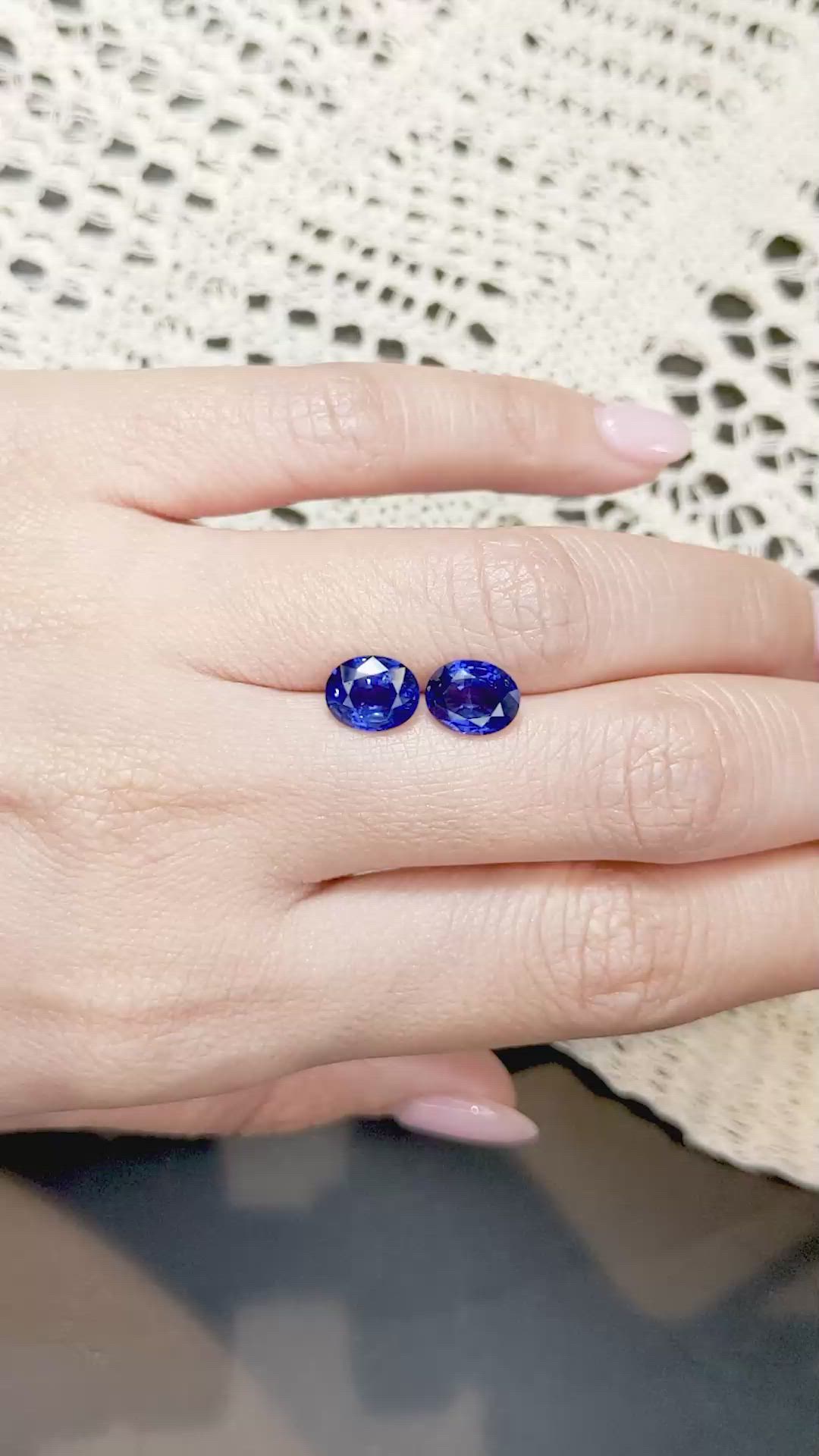 4.17&nbsp;Ct.Tw.Total Carat Weight Blue Sapphire Pair from Ceylon (Sri Lanka) Size Video