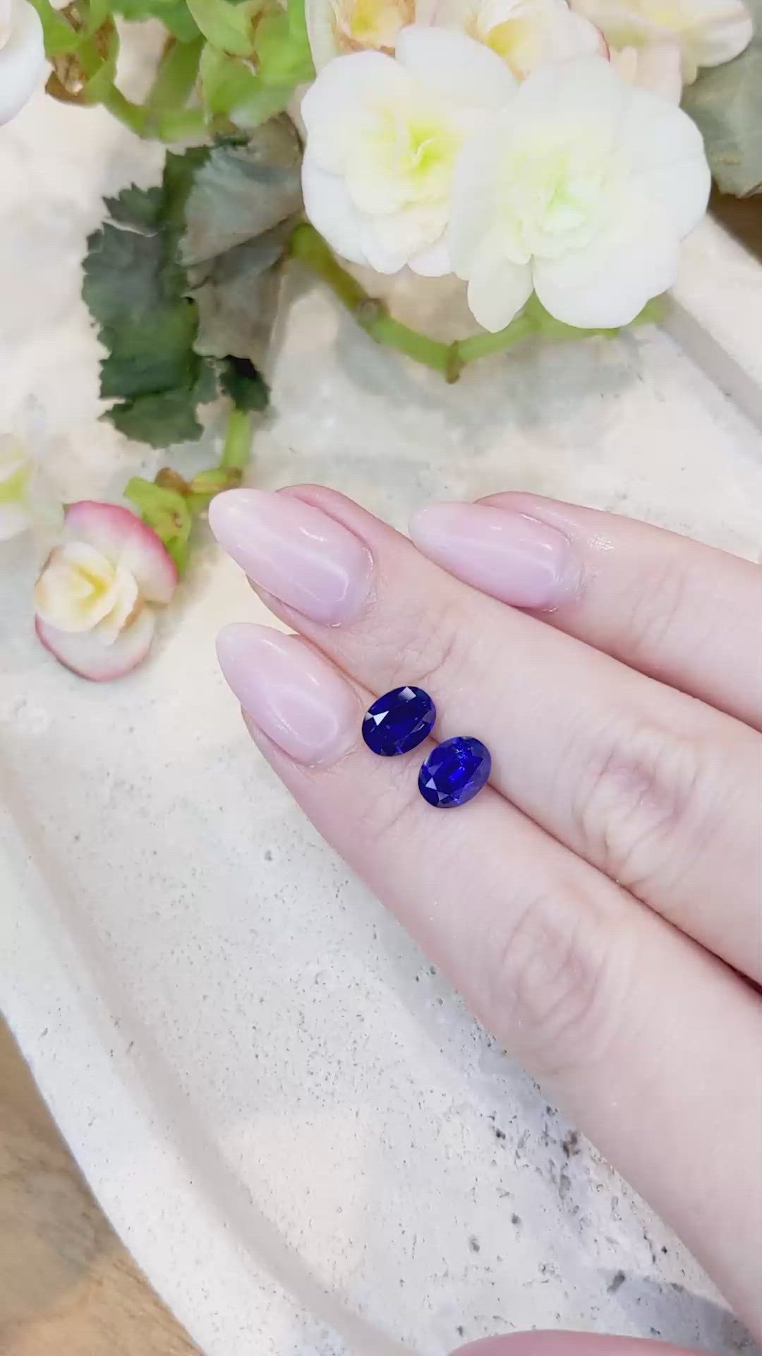 3.17&nbsp;Ct.Tw.Total Carat Weight Blue Sapphire Pair from Ceylon (Sri Lanka) Size Video