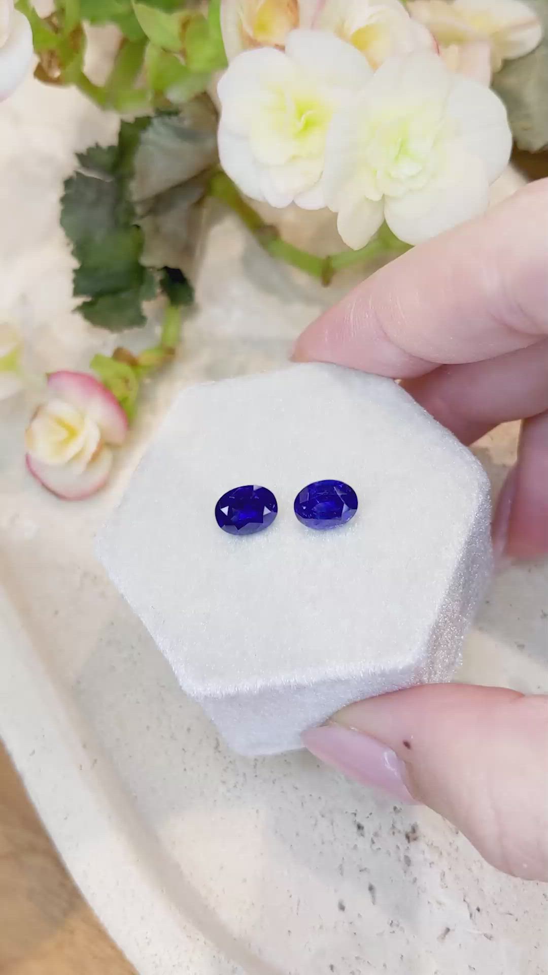 3.17&nbsp;Ct.Tw.Total Carat Weight Blue Sapphire Pair from Ceylon (Sri Lanka) Size Video