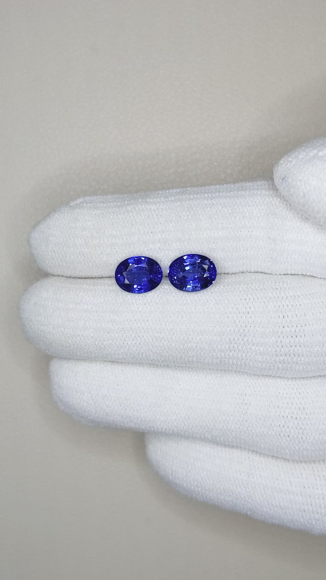 3.36&nbsp;Ct.Tw.Total Carat Weight Blue Sapphire Pair from Ceylon (Sri Lanka) Size Video