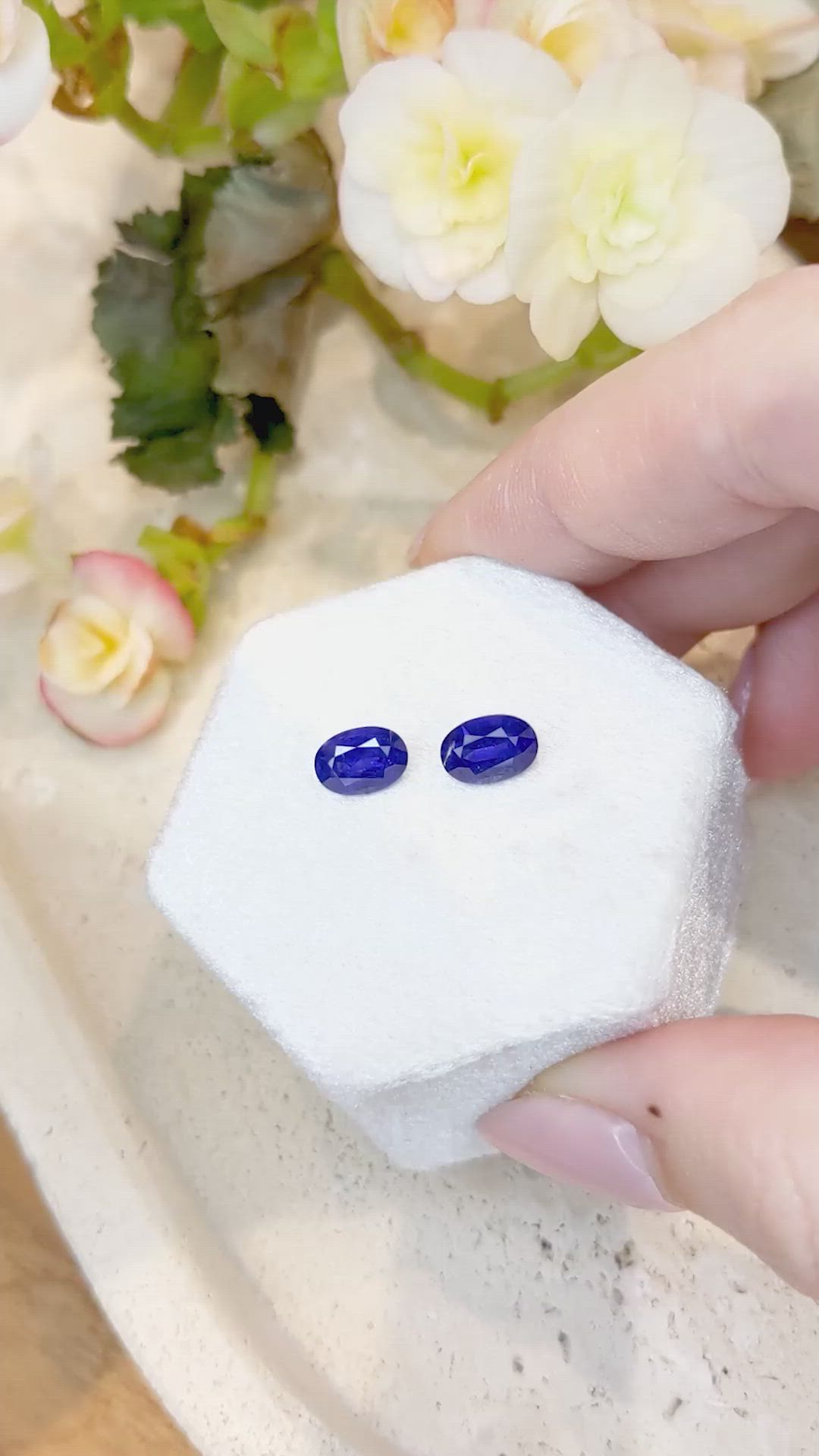 2.75&nbsp;Ct.Tw.Total Carat Weight Blue Sapphire Pair from Ceylon (Sri Lanka) Size Video