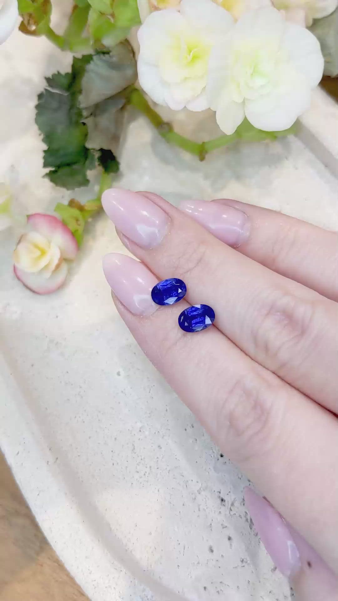 2.75&nbsp;Ct.Tw.Total Carat Weight Blue Sapphire Pair from Ceylon (Sri Lanka) Size Video