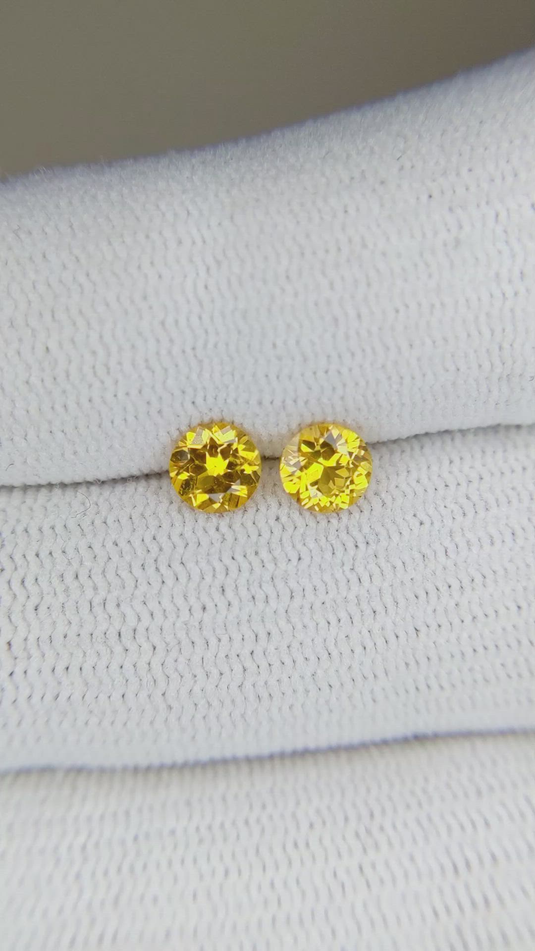 1.09 Ct.Tw.Total Carat Weight Yellow Sapphire Pair from Ceylon (Sri Lanka) Size Video