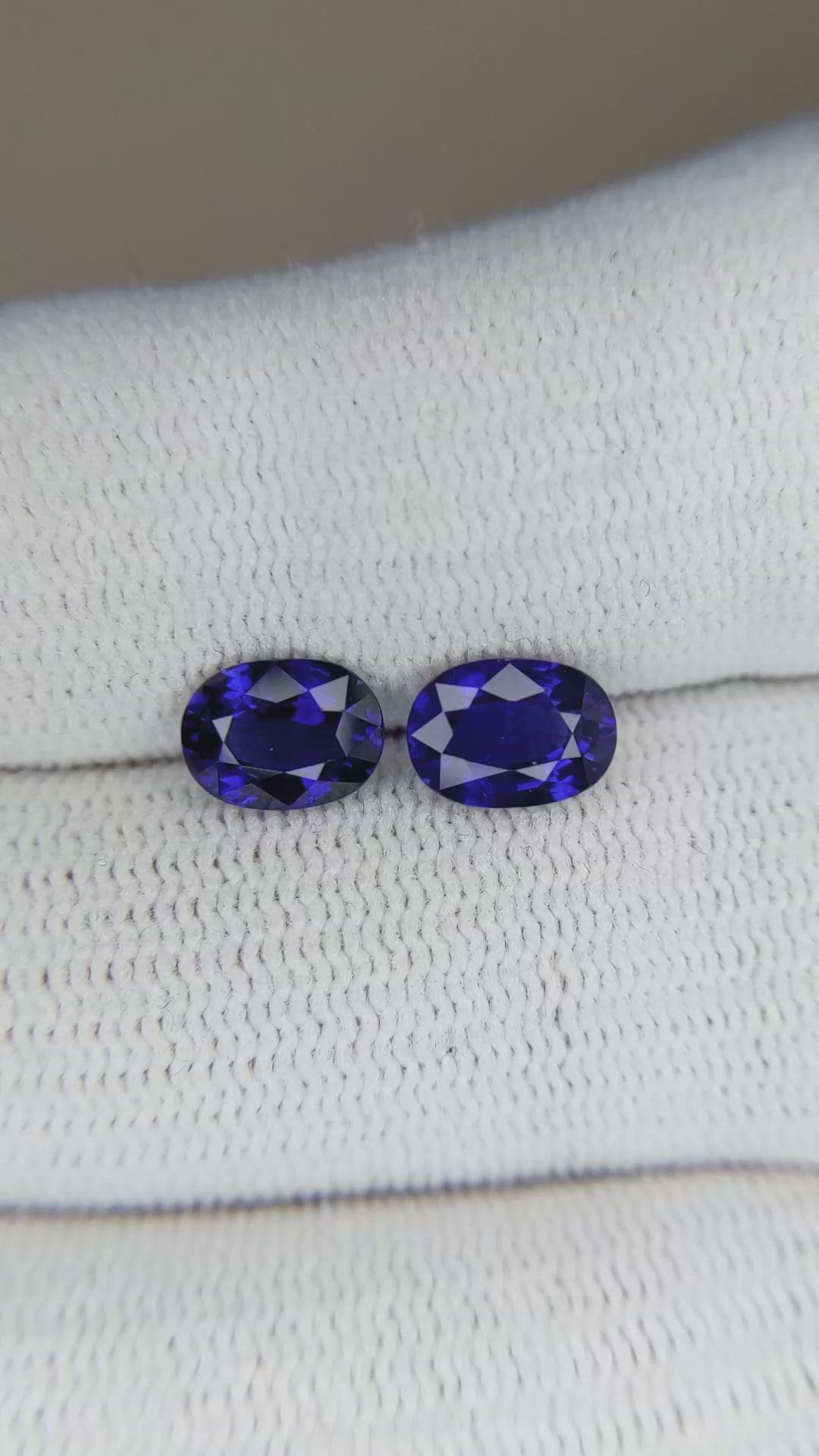 2.17&nbsp;Ct.Tw.Total Carat Weight Blue Sapphire Pair from Ceylon (Sri Lanka) Size Video