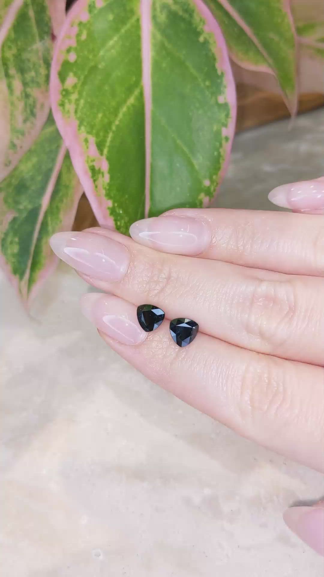 2.65&nbsp;Ct.Tw.Total Carat Weight Blue Sapphire Pair from Ceylon (Sri Lanka) Size Video