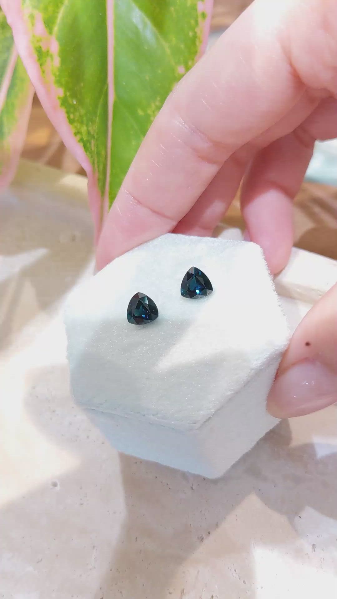 3.07&nbsp;Ct.Tw.Total Carat Weight Greenish Blue Sapphire Pair from Ceylon (Sri Lanka) Size Video