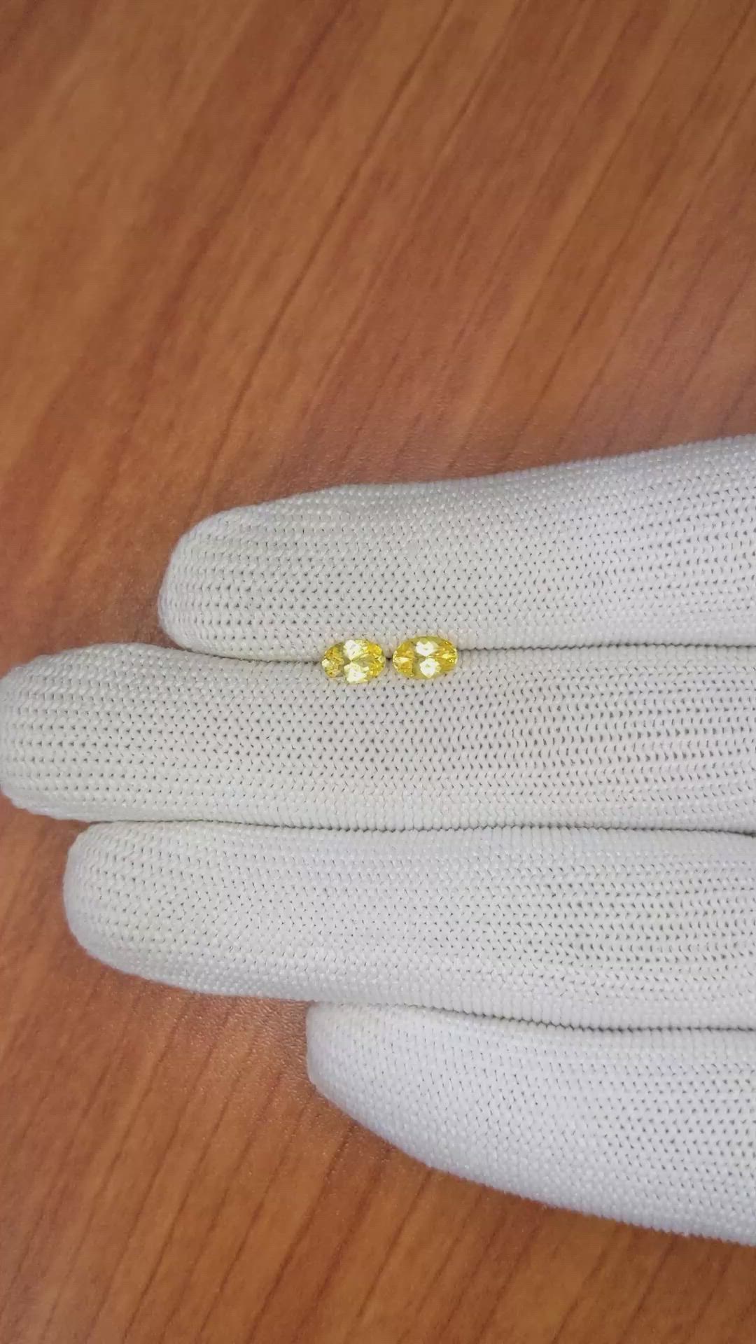 1.00&nbsp;Ct.Tw.Total Carat Weight Yellow Sapphire Pair from Ceylon (Sri Lanka) Size Video