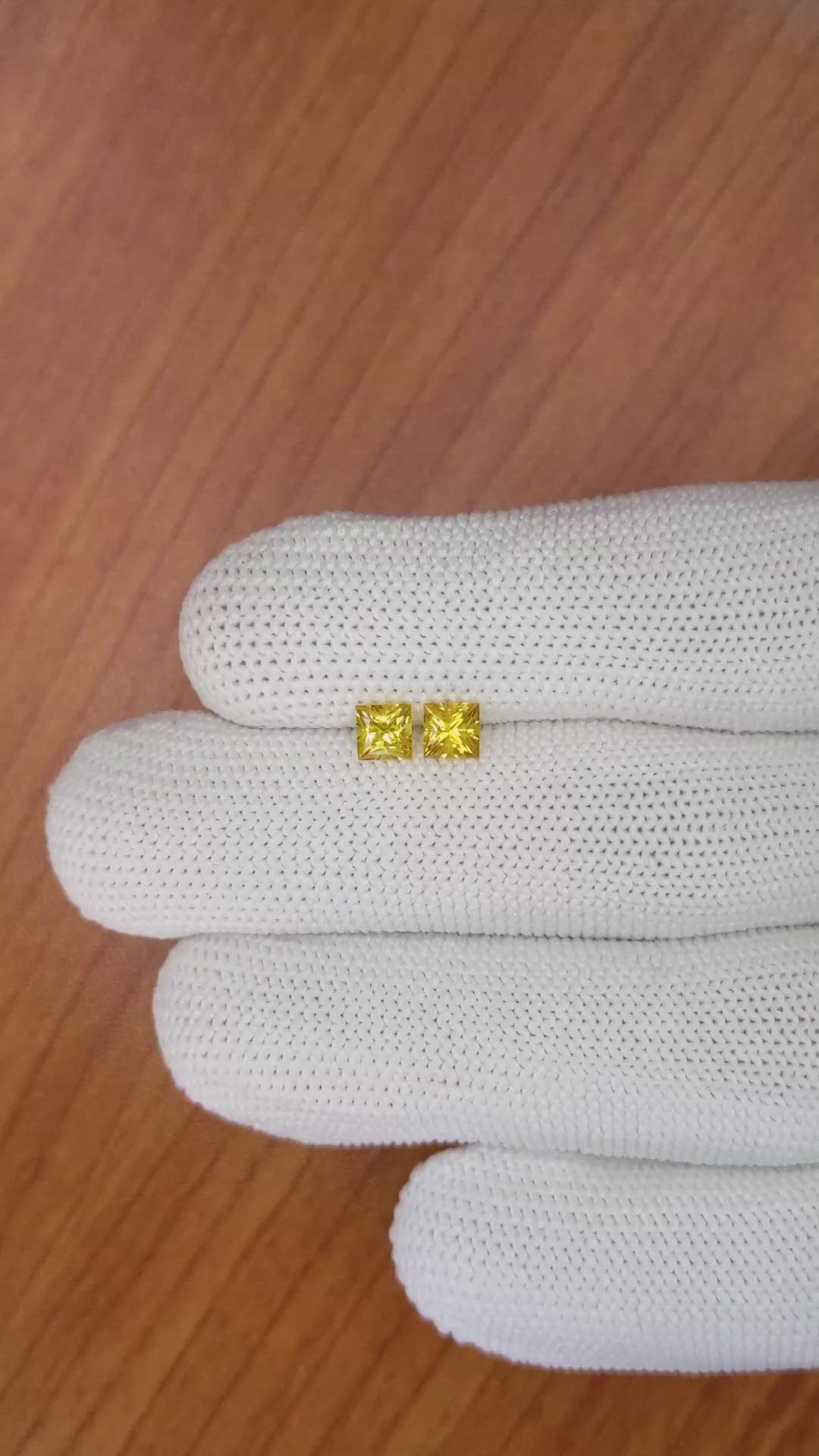 0.97&nbsp;Ct.Tw.Total Carat Weight Yellow Sapphire Pair from Ceylon (Sri Lanka) Size Video