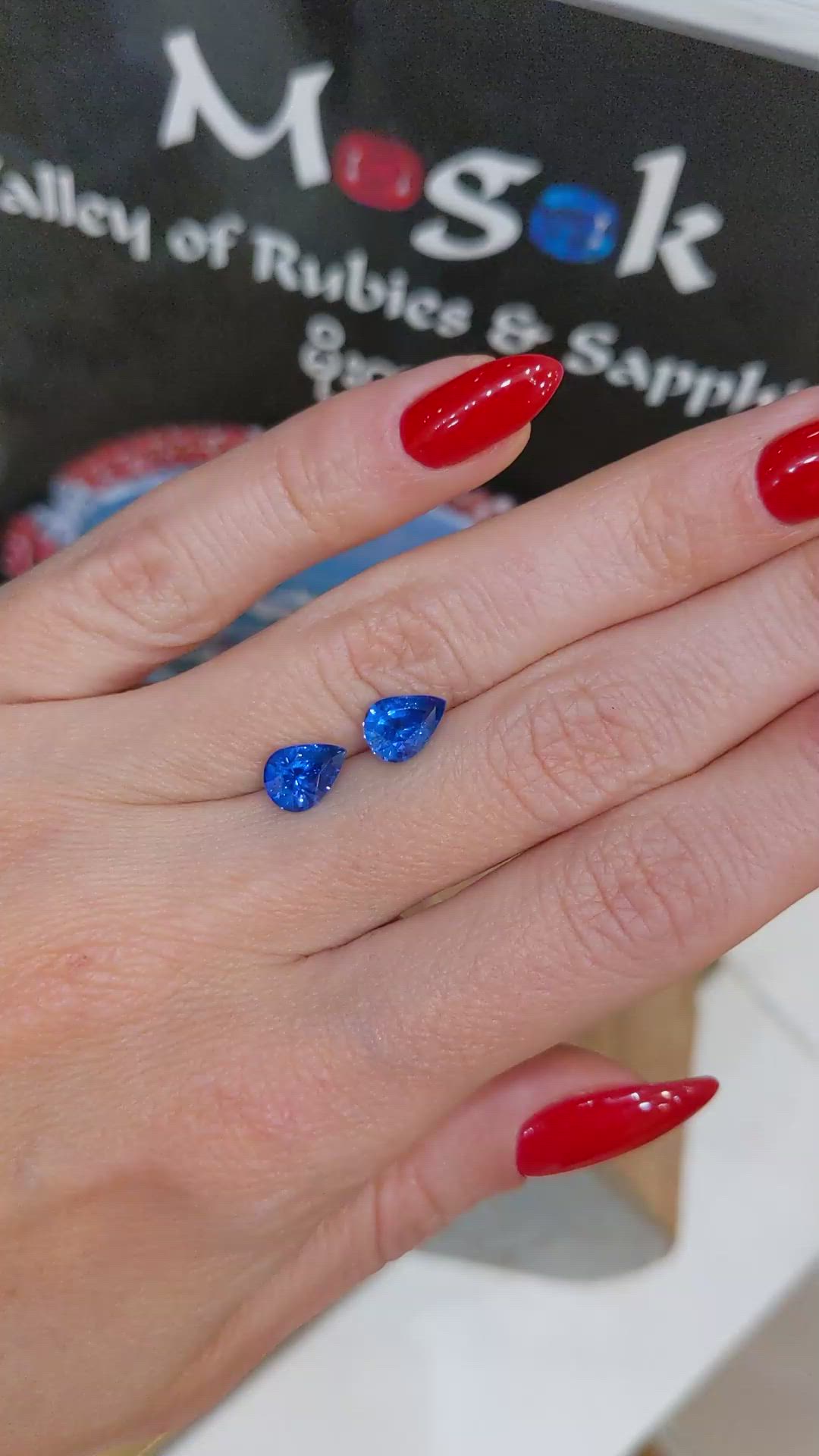 2.69&nbsp;Ct.Tw.Total Carat Weight Blue Sapphire Pair from Ceylon (Sri Lanka) Size Video