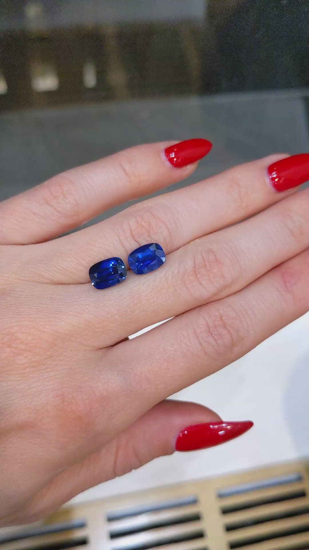 5.64&nbsp;Ct.Tw.Total Carat Weight Blue Sapphire Pair from Ceylon (Sri Lanka) Size Video