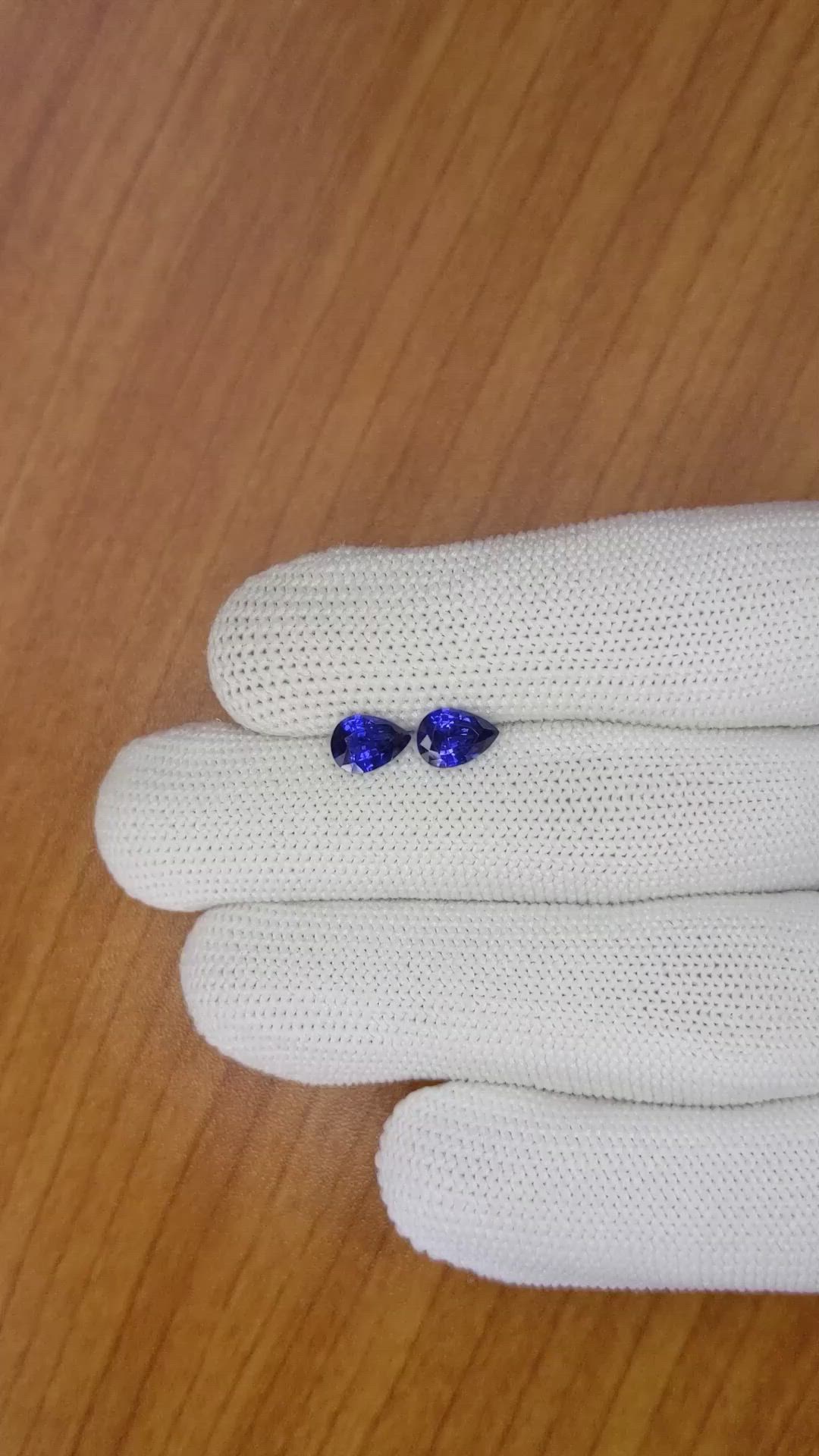 1.74&nbsp;Ct.Tw.Total Carat Weight Blue Sapphire Pair from Ceylon (Sri Lanka) Size Video