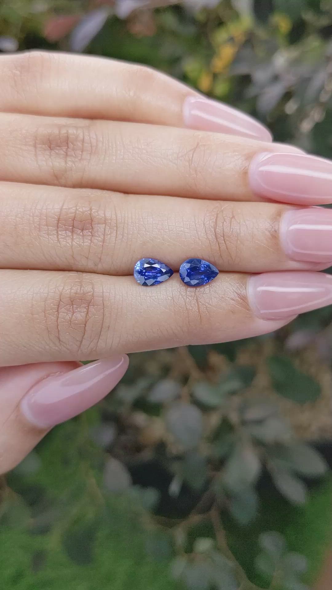 1.79&nbsp;Ct.Tw.Total Carat Weight Blue Sapphire Pair from Ceylon (Sri Lanka) Size Video