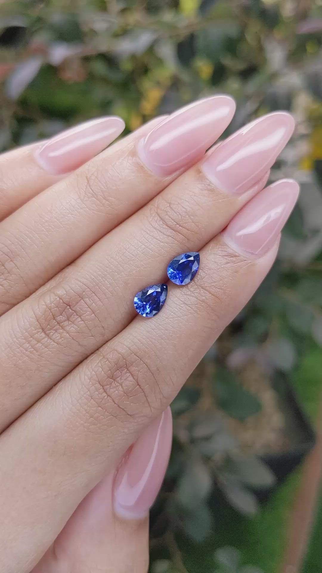 1.79&nbsp;Ct.Tw.Total Carat Weight Blue Sapphire Pair from Ceylon (Sri Lanka) Size Video