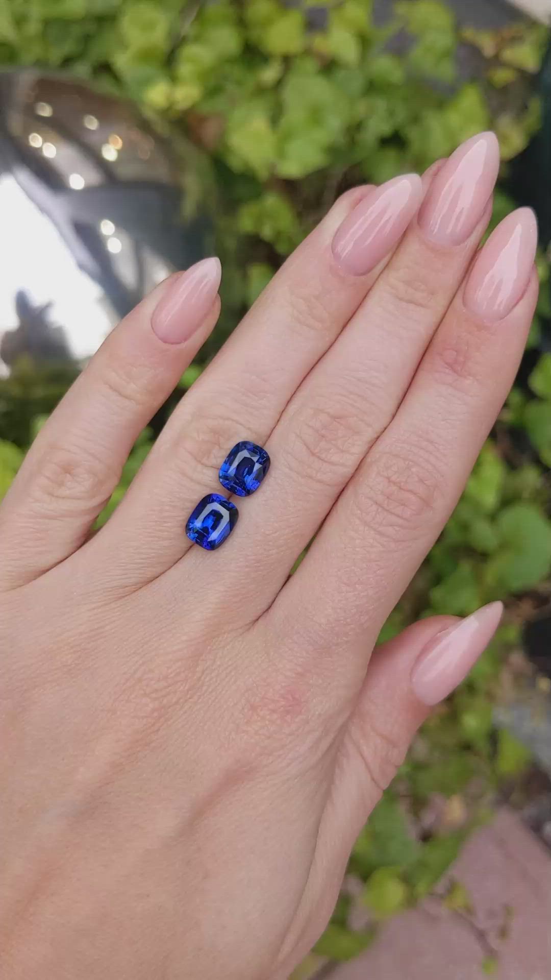 5.30&nbsp;Ct.Tw.Total Carat Weight Blue Sapphire Pair from Ceylon (Sri Lanka) Size Video