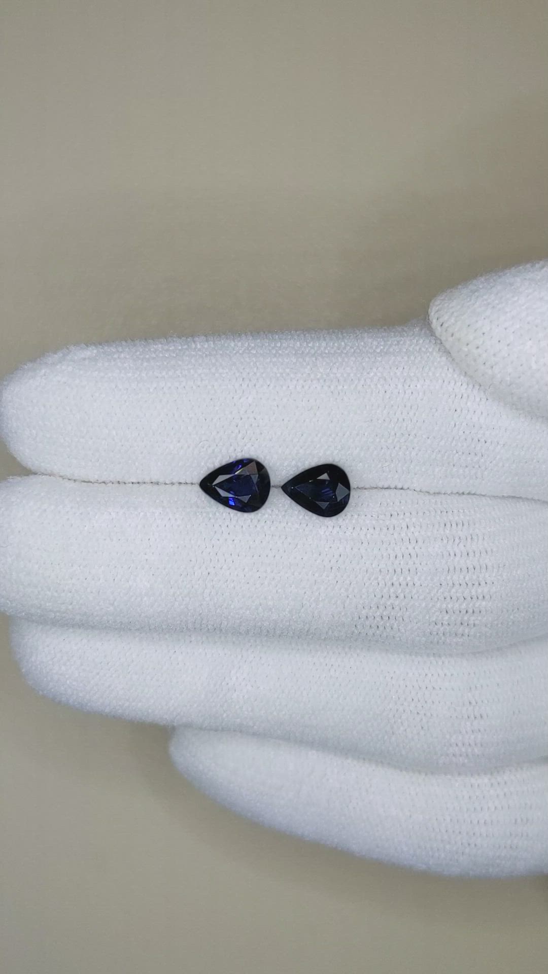 1.50&nbsp;Ct.Tw.Total Carat Weight Blue Sapphire Pair from Ceylon (Sri Lanka) Size Video
