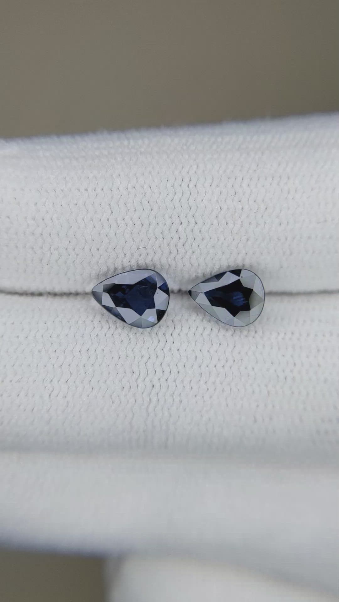 1.50&nbsp;Ct.Tw.Total Carat Weight Blue Sapphire Pair from Ceylon (Sri Lanka) Size Video