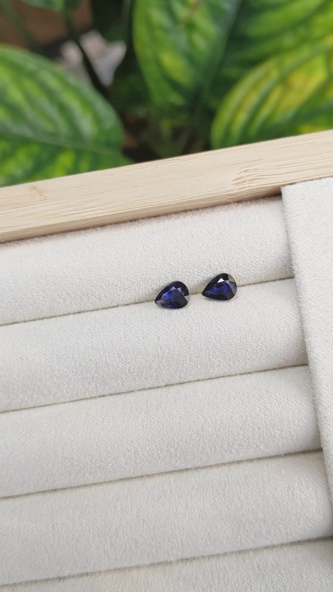 1.50&nbsp;Ct.Tw.Total Carat Weight Blue Sapphire Pair from Ceylon (Sri Lanka) Size Video