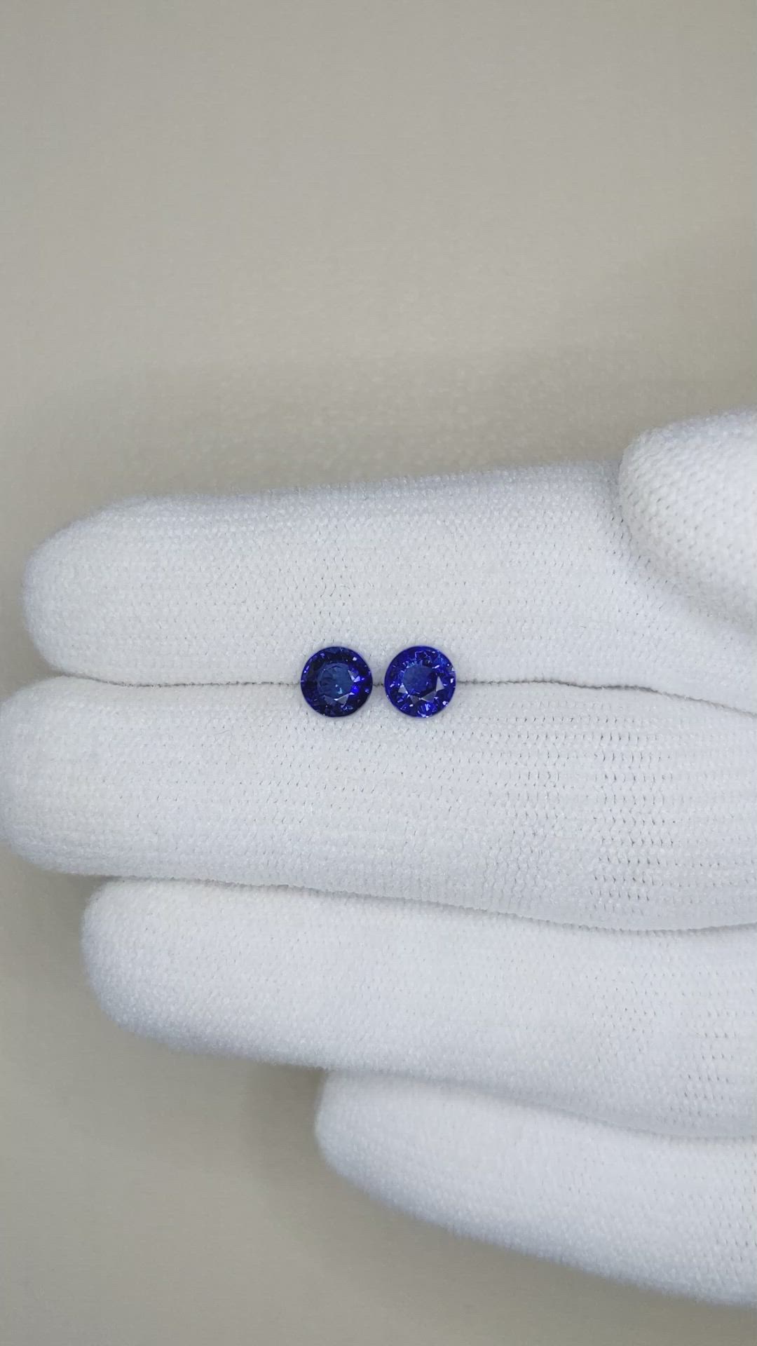 1.37&nbsp;Ct.Tw.Total Carat Weight Blue Sapphire Pair from Ceylon (Sri Lanka) Size Video