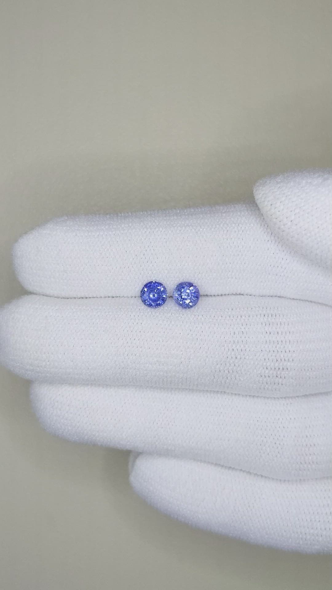 0.90&nbsp;Ct.Tw.Total Carat Weight Blue Sapphire Pair from Ceylon (Sri Lanka) Size Video