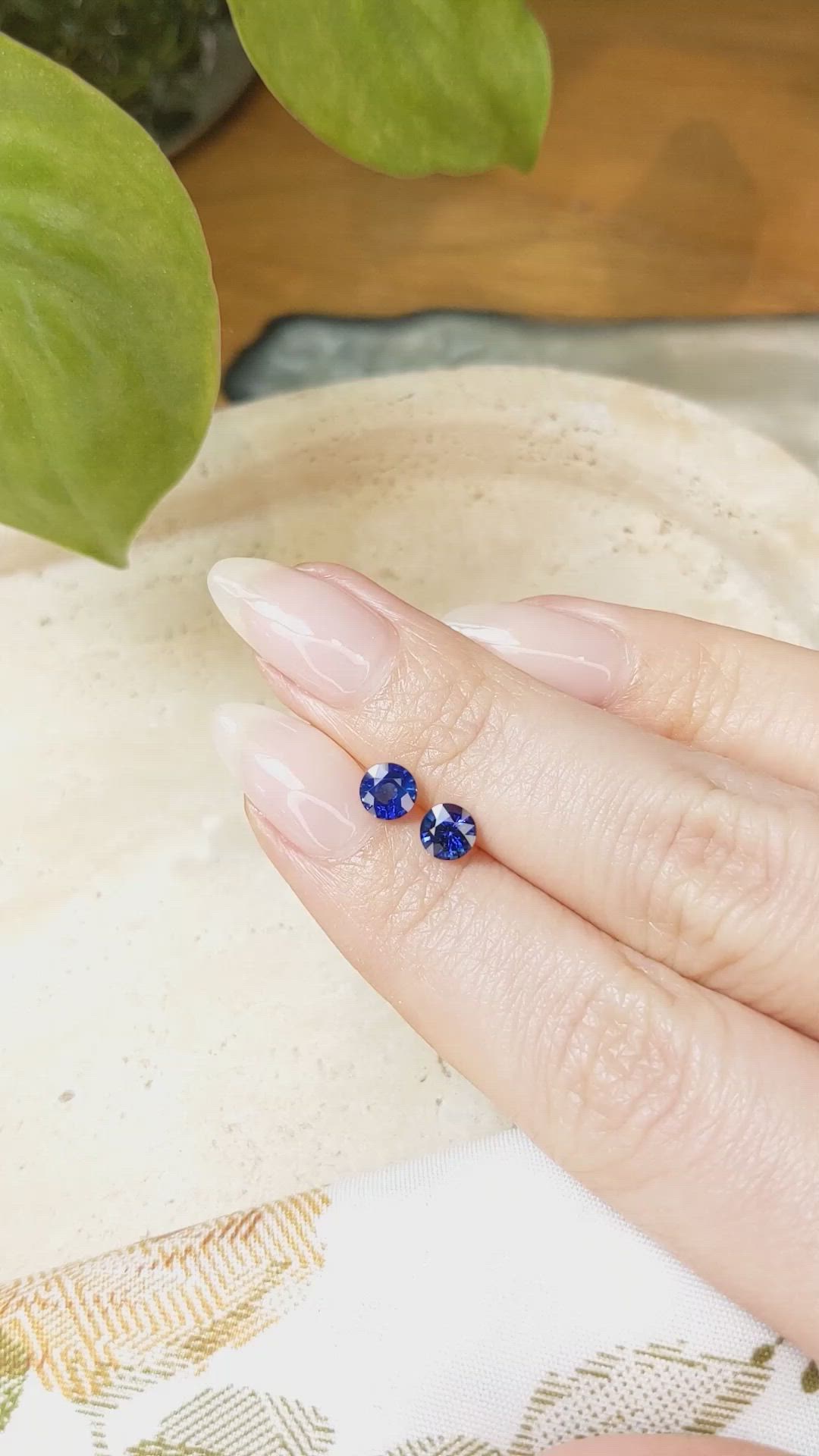 1.29&nbsp;Ct.Tw.Total Carat Weight Blue Sapphire Pair from Ceylon (Sri Lanka) Size Video