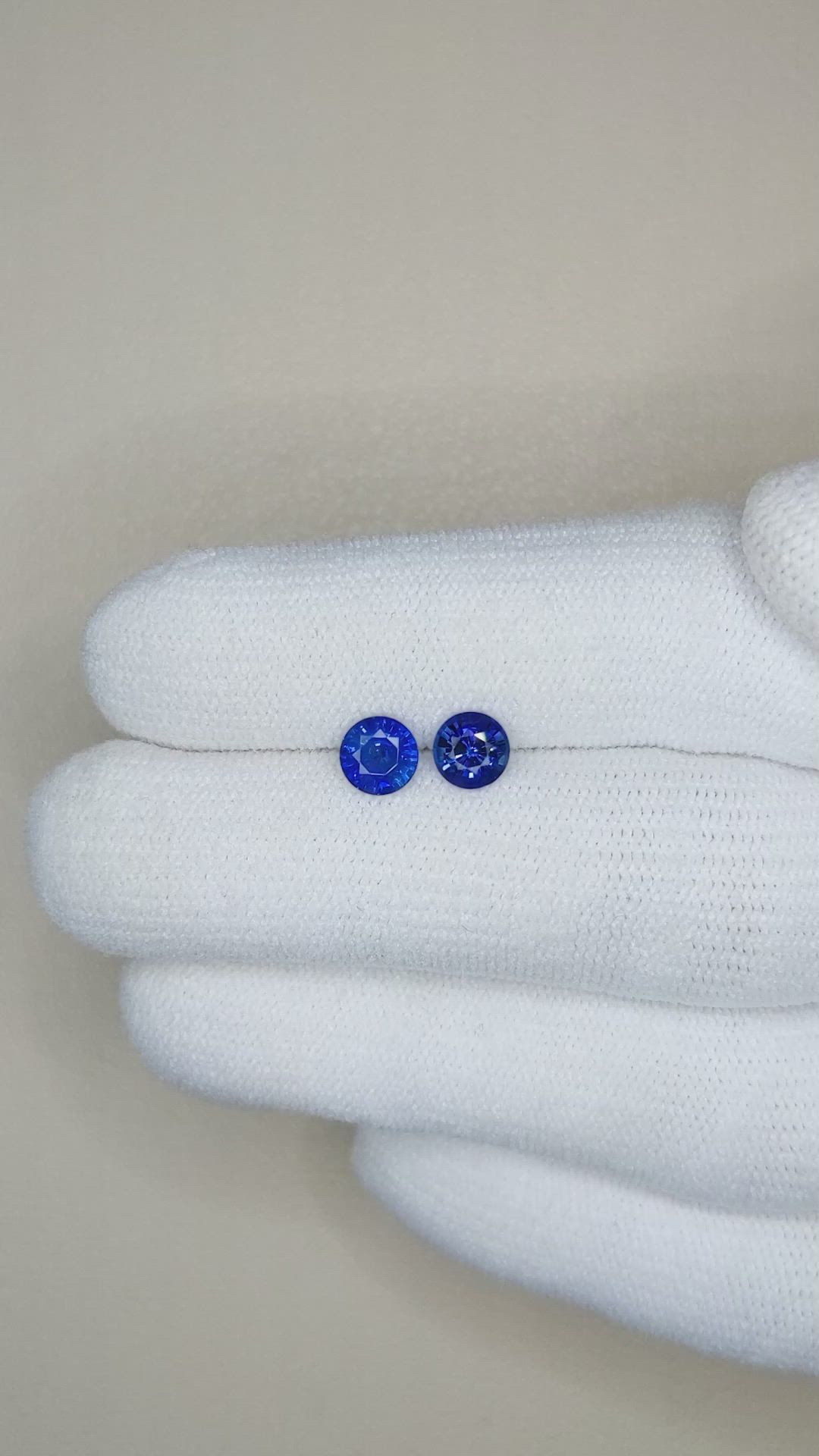 1.29&nbsp;Ct.Tw.Total Carat Weight Blue Sapphire Pair from Ceylon (Sri Lanka) Size Video