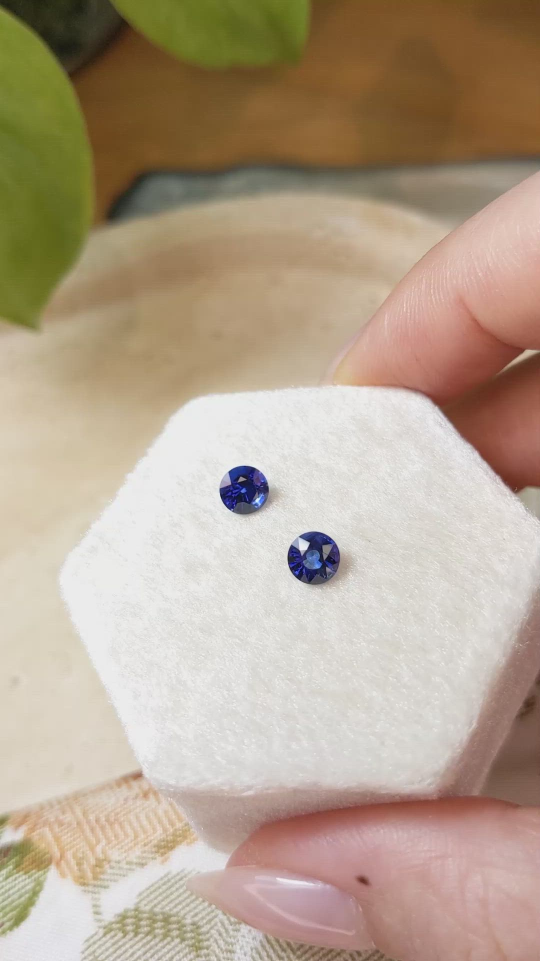 1.30&nbsp;Ct.Tw.Total Carat Weight Blue Sapphire Pair from Ceylon (Sri Lanka) Size Video