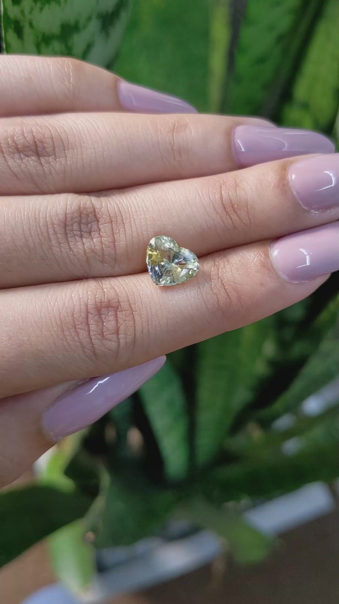 3.14 Ct. Bi Color Sapphire from Ceylon (Sri Lanka) Size Video