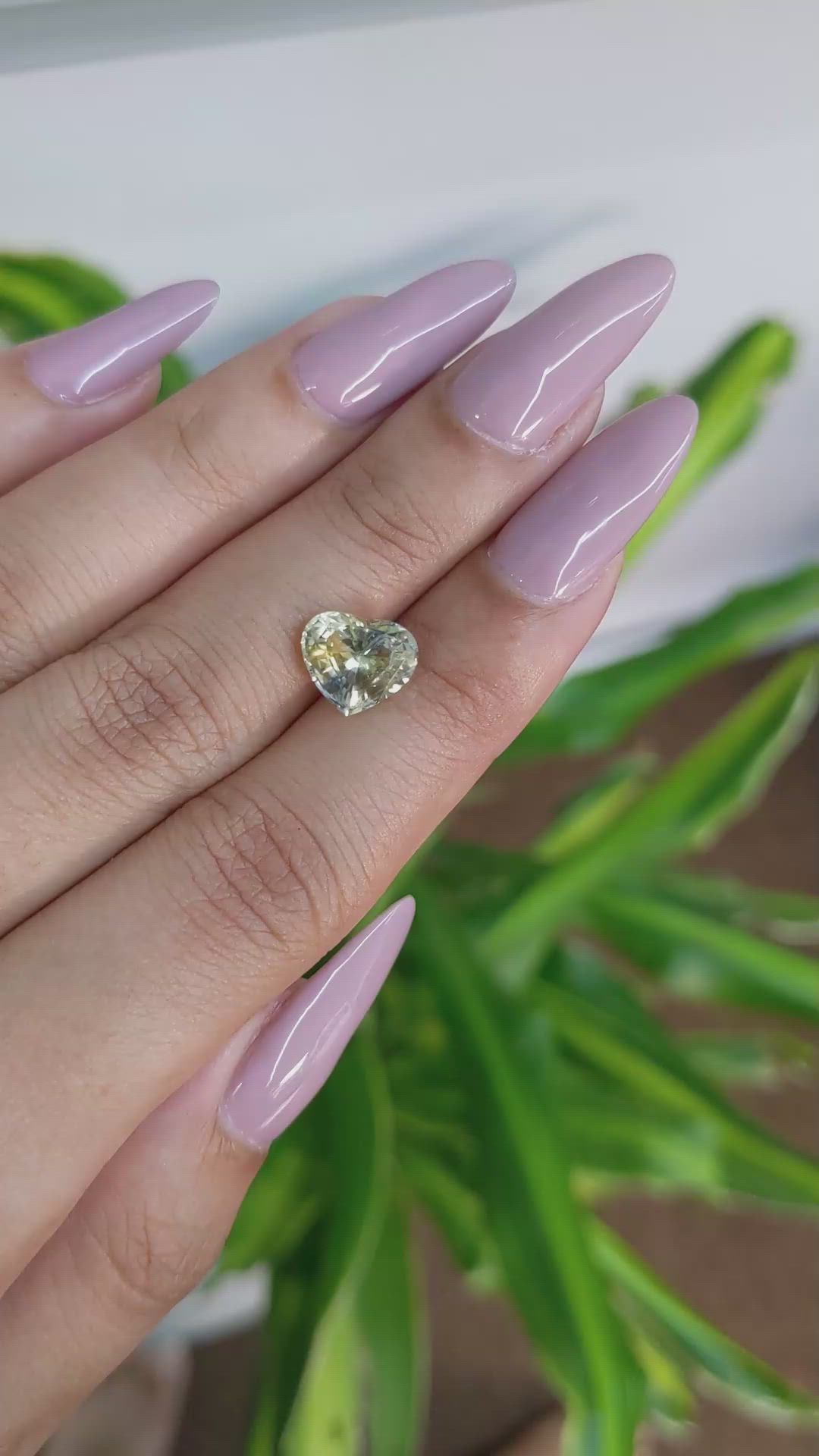 3.14 Ct. Bi Color Sapphire from Ceylon (Sri Lanka) Size Video