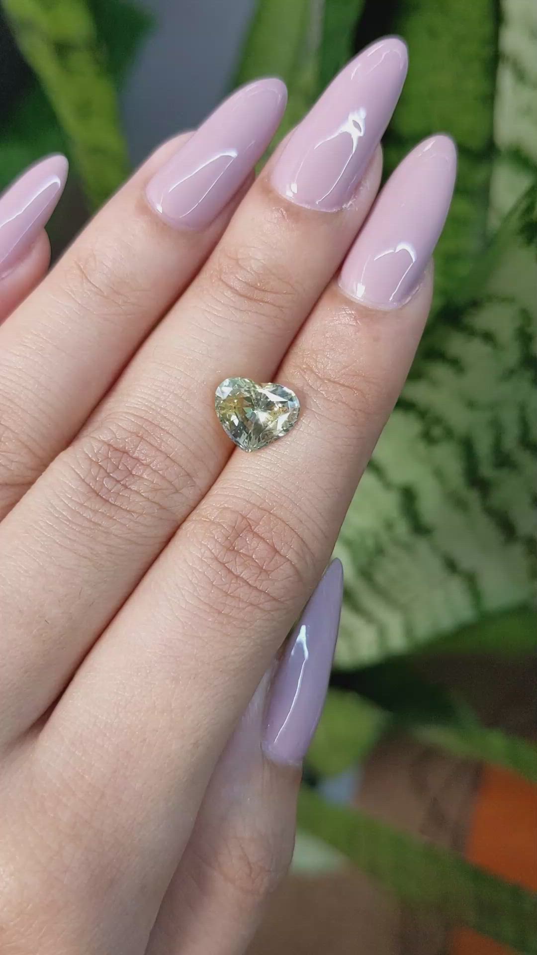 3.14 Ct. Bi Color Sapphire from Ceylon (Sri Lanka) Size Video