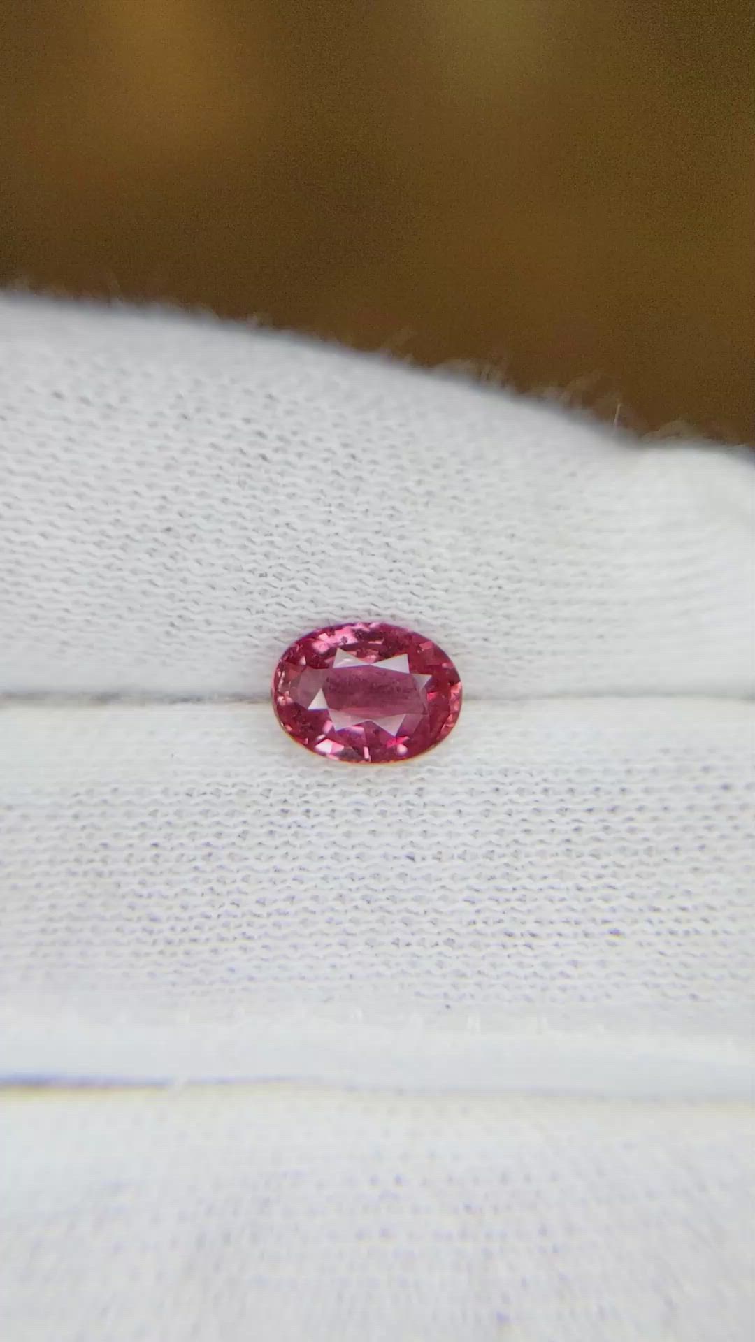 1.31 Ct. Padparadscha Sapphire from Ceylon (Sri Lanka) Size Video