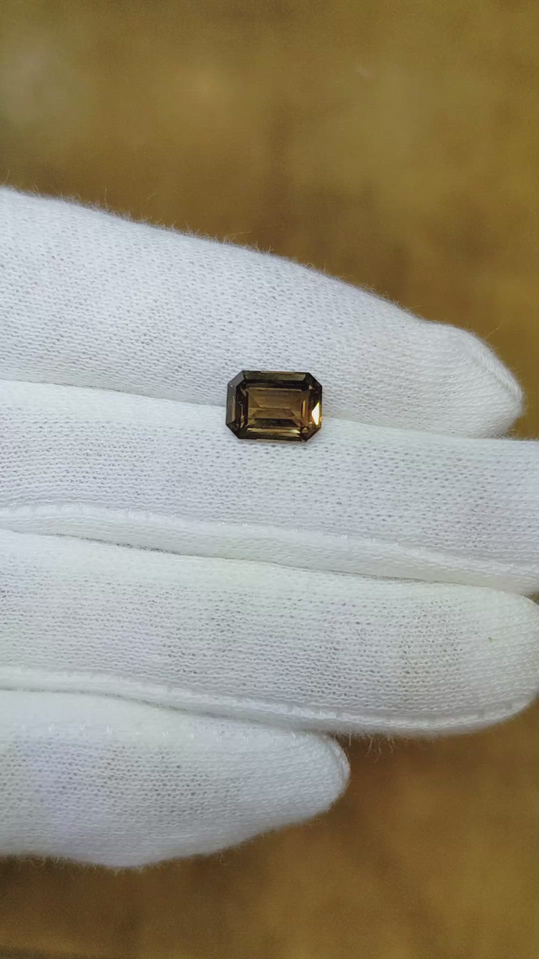 2.53 Ct. Brown Sapphire from Ceylon (Sri Lanka) Size Video