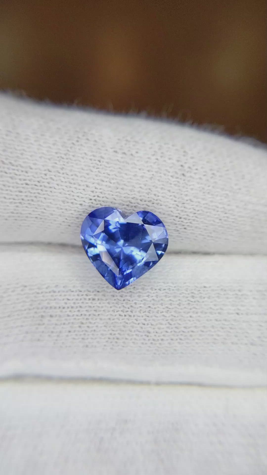 4.04 Ct. Blue Sapphire from Ceylon (Sri Lanka) Size Video