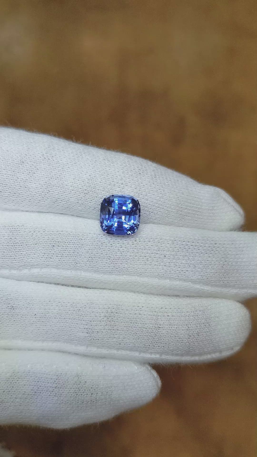 4.09 Ct. Blue Sapphire from Ceylon (Sri Lanka) Size Video